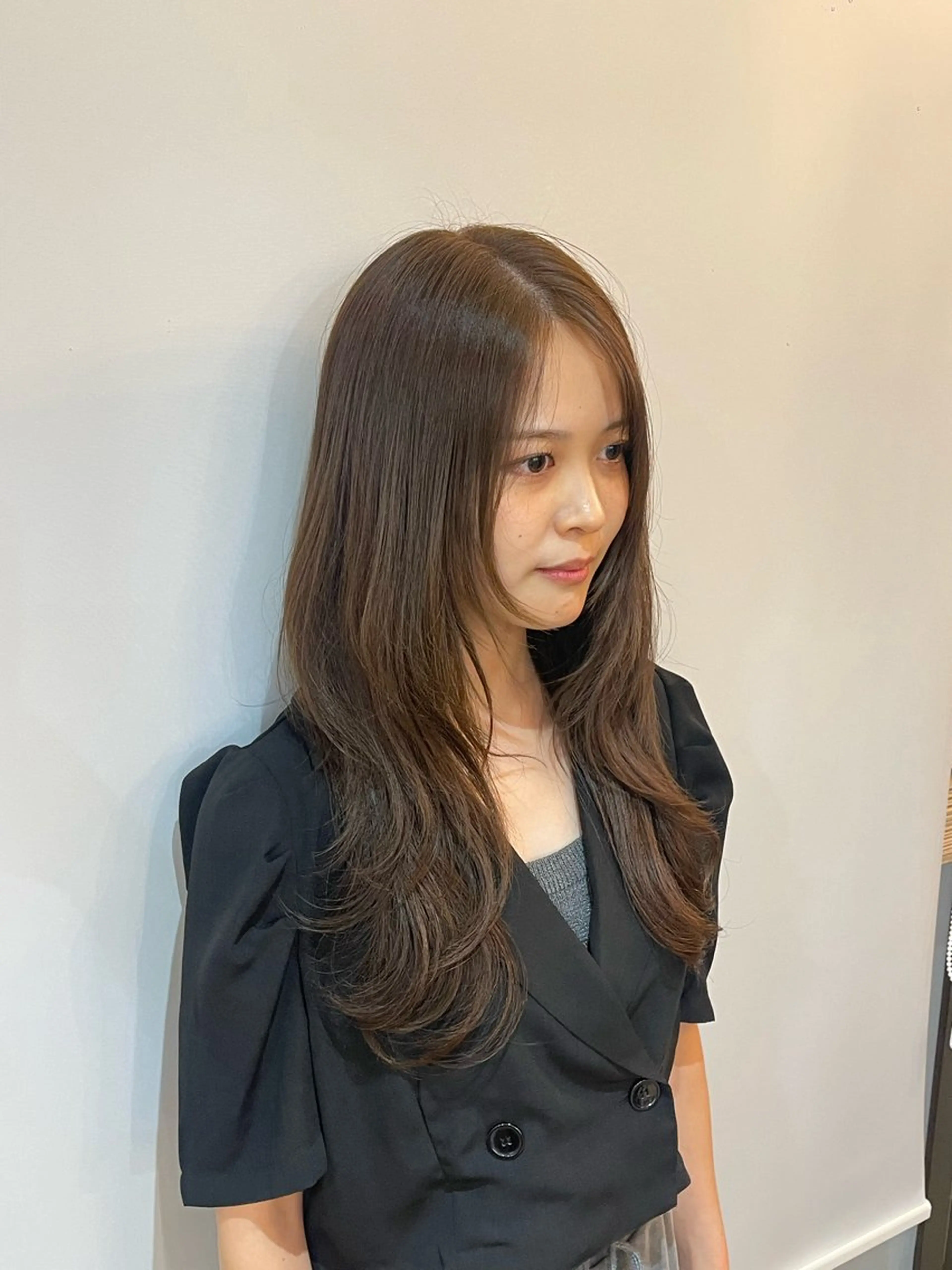 ロング カラー ベージュカラー ブリーチ ダブルカラー ブリーチなしカラー オリーブベージュ envogue ゆりのヘアスタイル