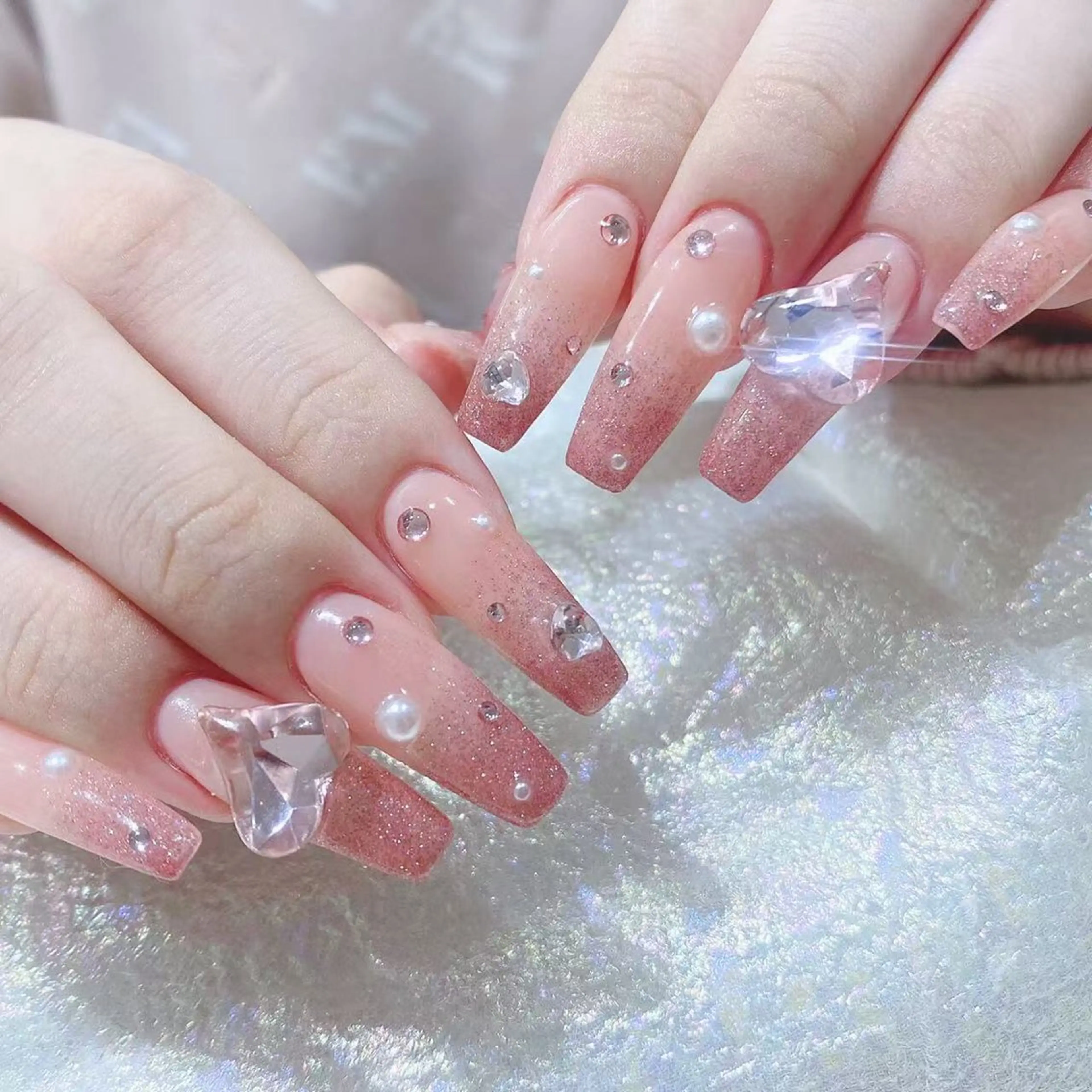 ネイル ハンドネイル Queens テイのネイルデザイン