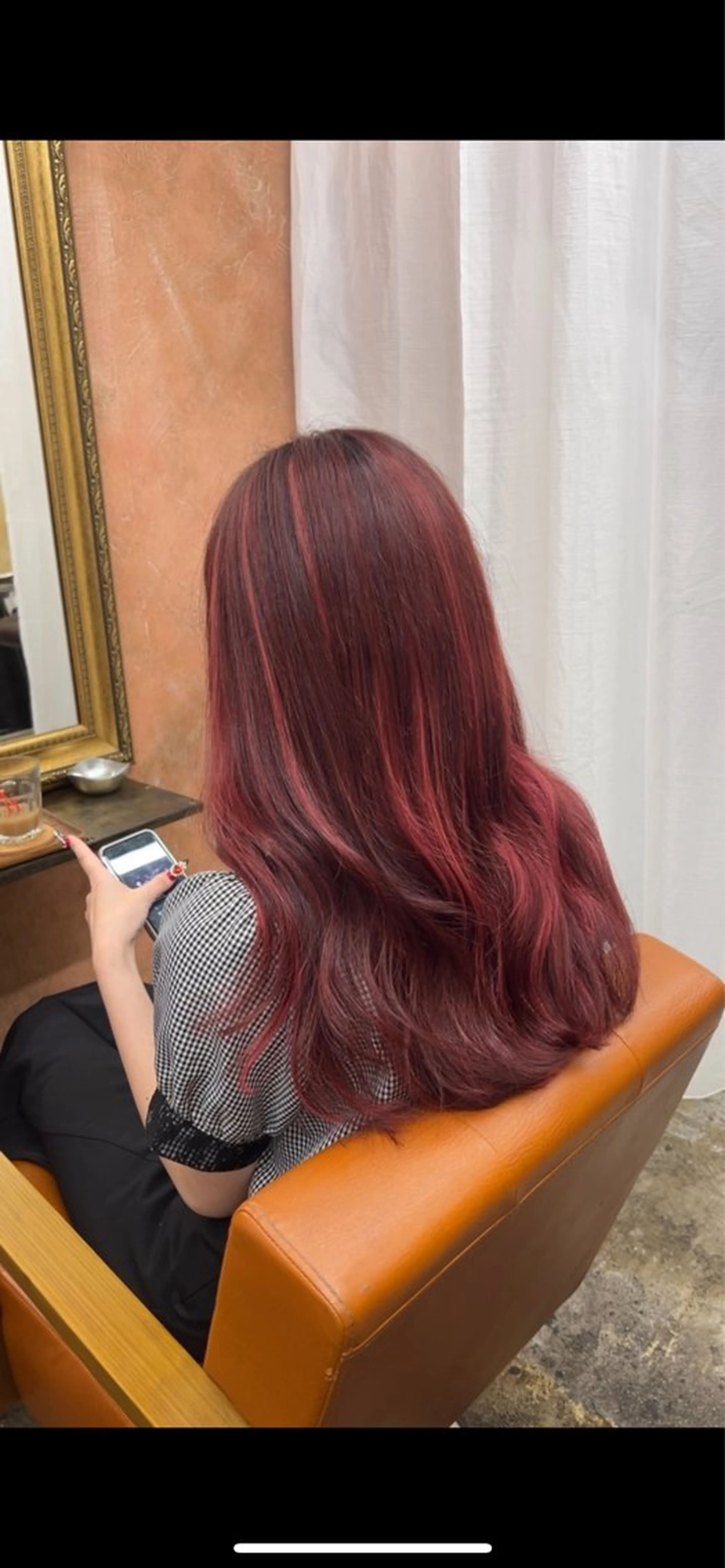 ロング ヘアカラー ともざねゆか UniQのヘアスタイル