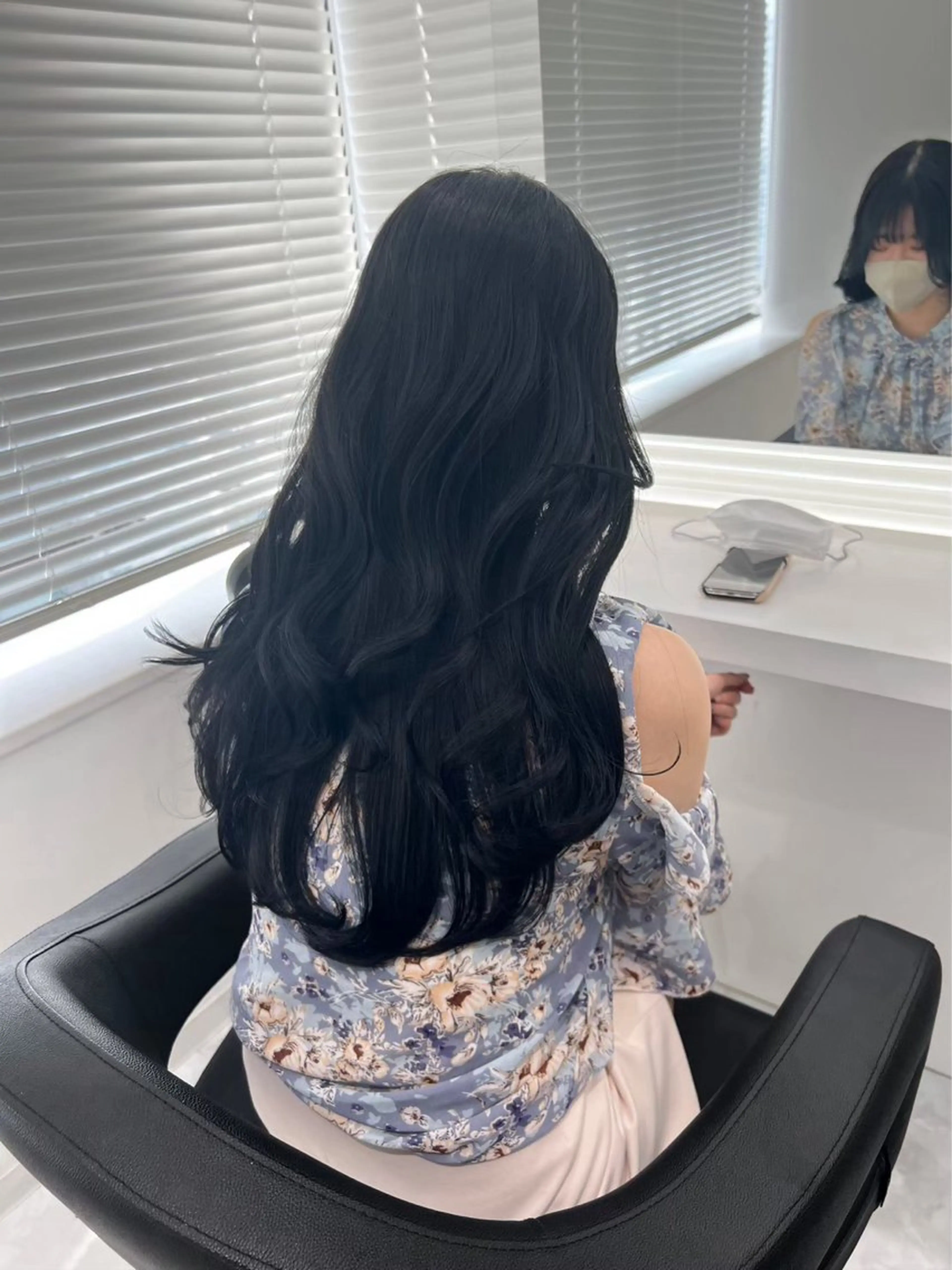 セミロング カラー ヘアアレンジ カット ヘアカラー 🩵ダメージレス艶感 ハイトーン🩷のヘアスタイル