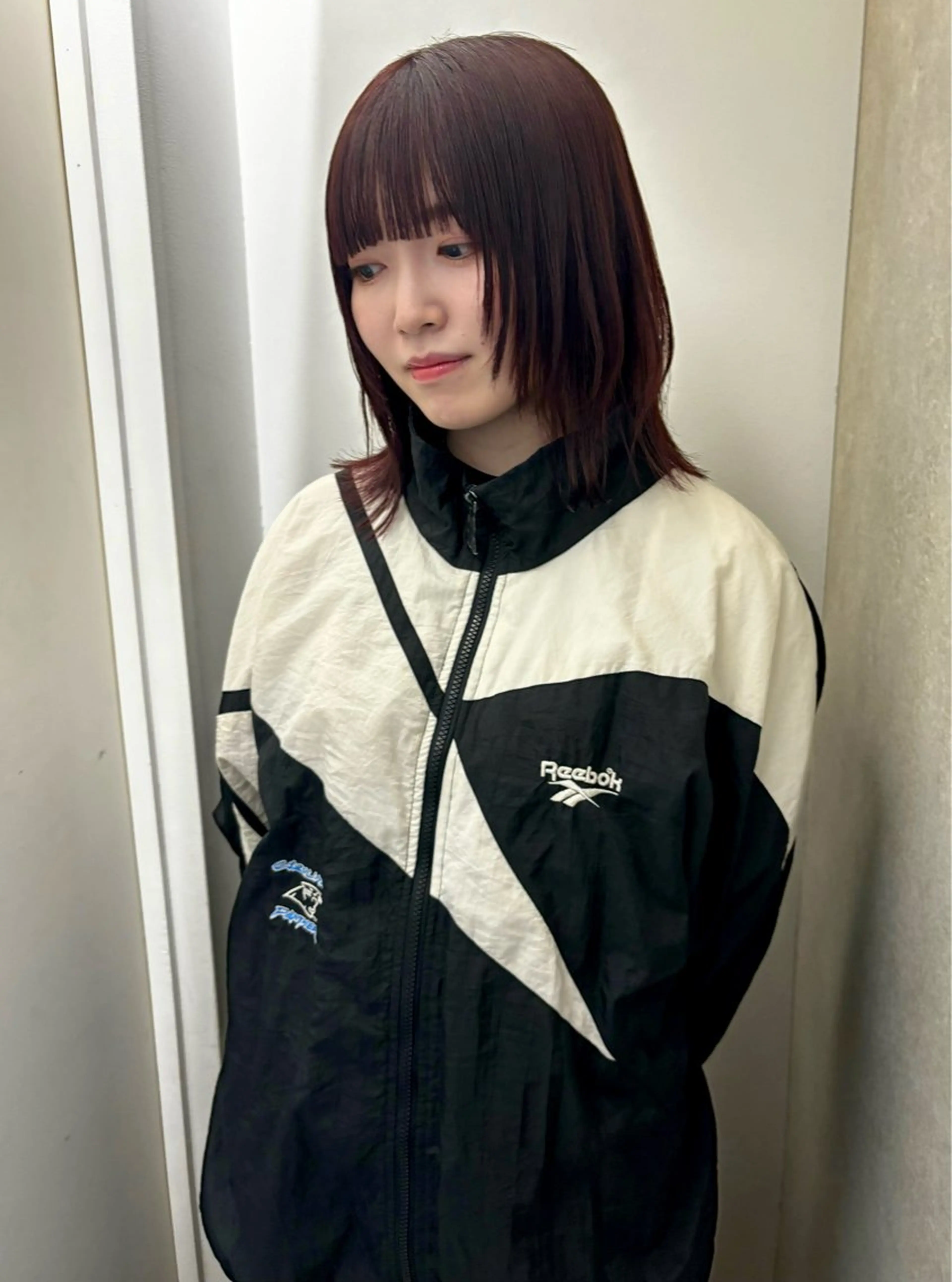 セミロング カラー ボルドーカラー ウルフカット カット ヘアカラー Kureha/ネイル レイヤー/酸性縮毛のヘアスタイル