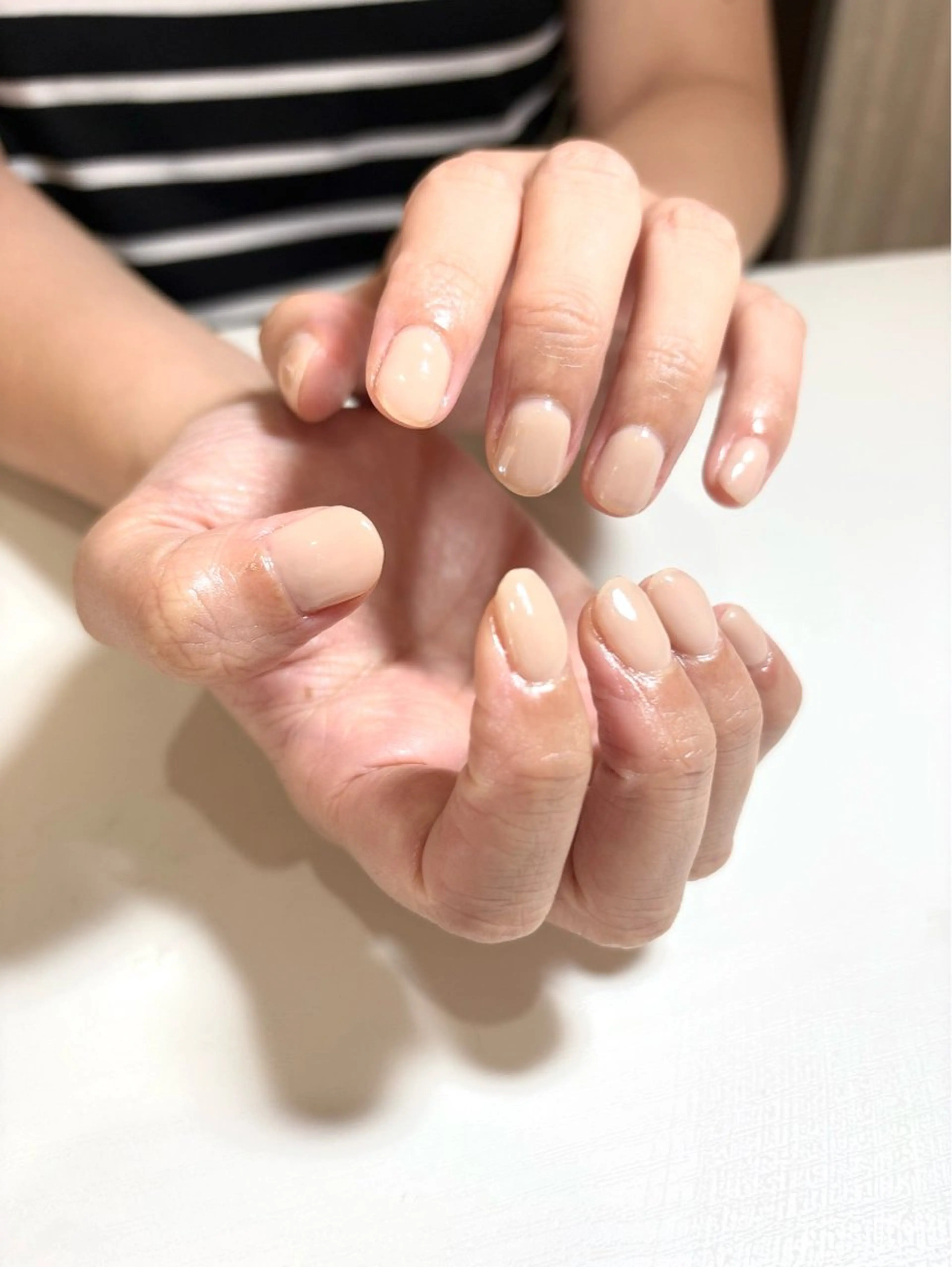 ネイル ワンカラーネイル N2 エヌツーのヘアスタイル