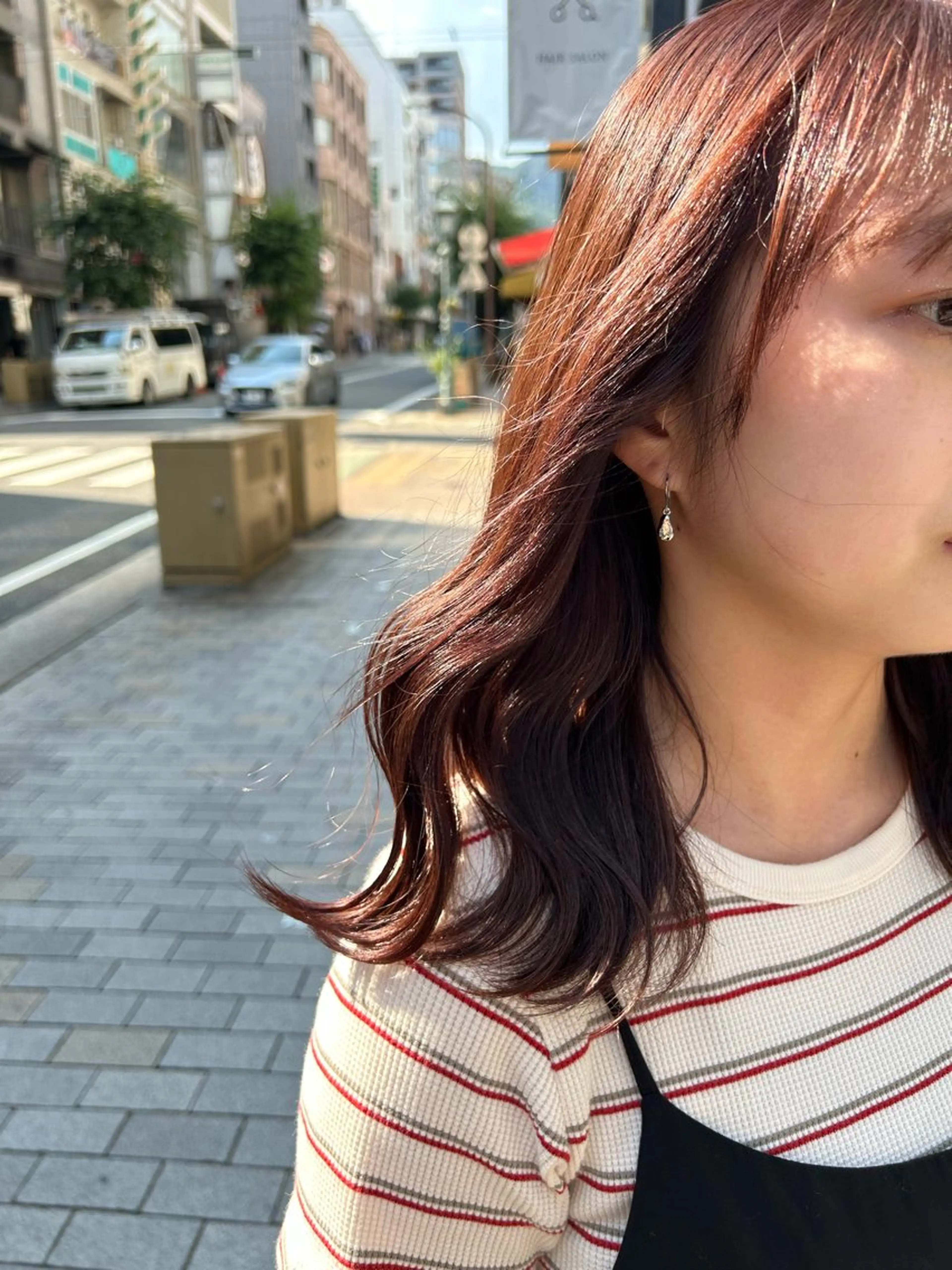 ミディアム 瀬川 夏緒のヘアスタイル