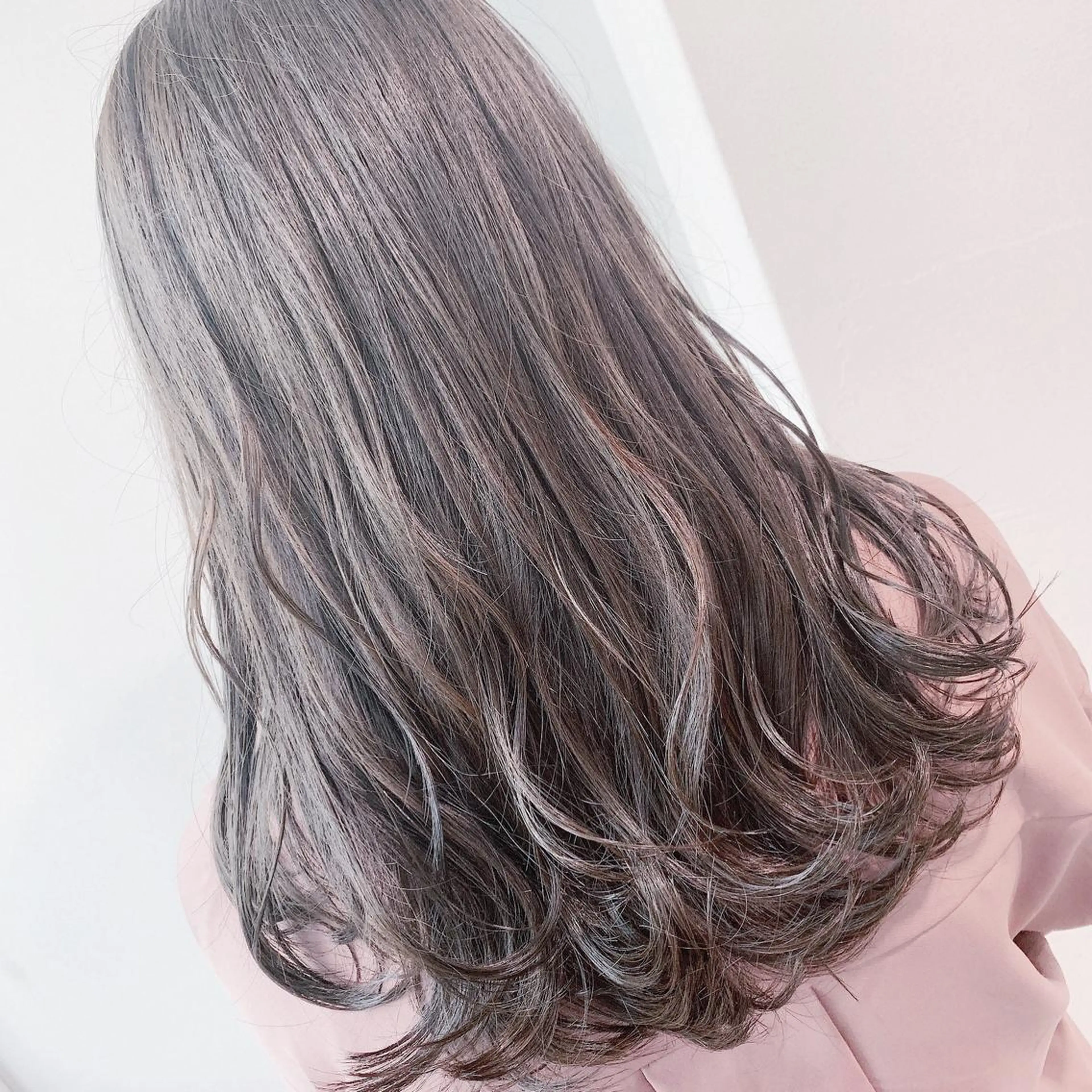 ロング カラー ヘアカラー トリートメント SALOWIN 札幌大通り店所属・🏆ウルフ/レイヤー 指名No.1山口圭佑のヘアスタイル