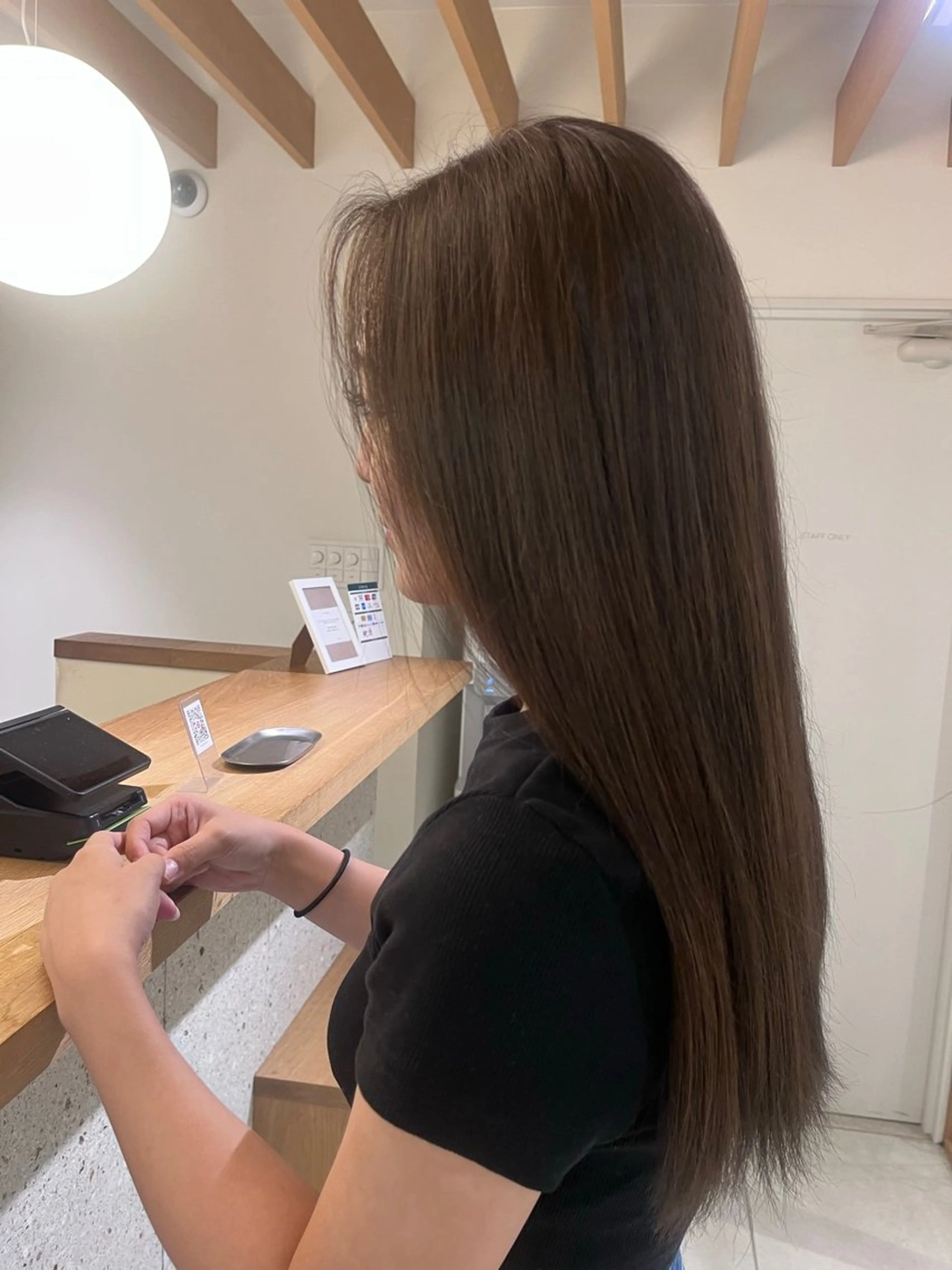 カラー 横井 優奈のヘアスタイル