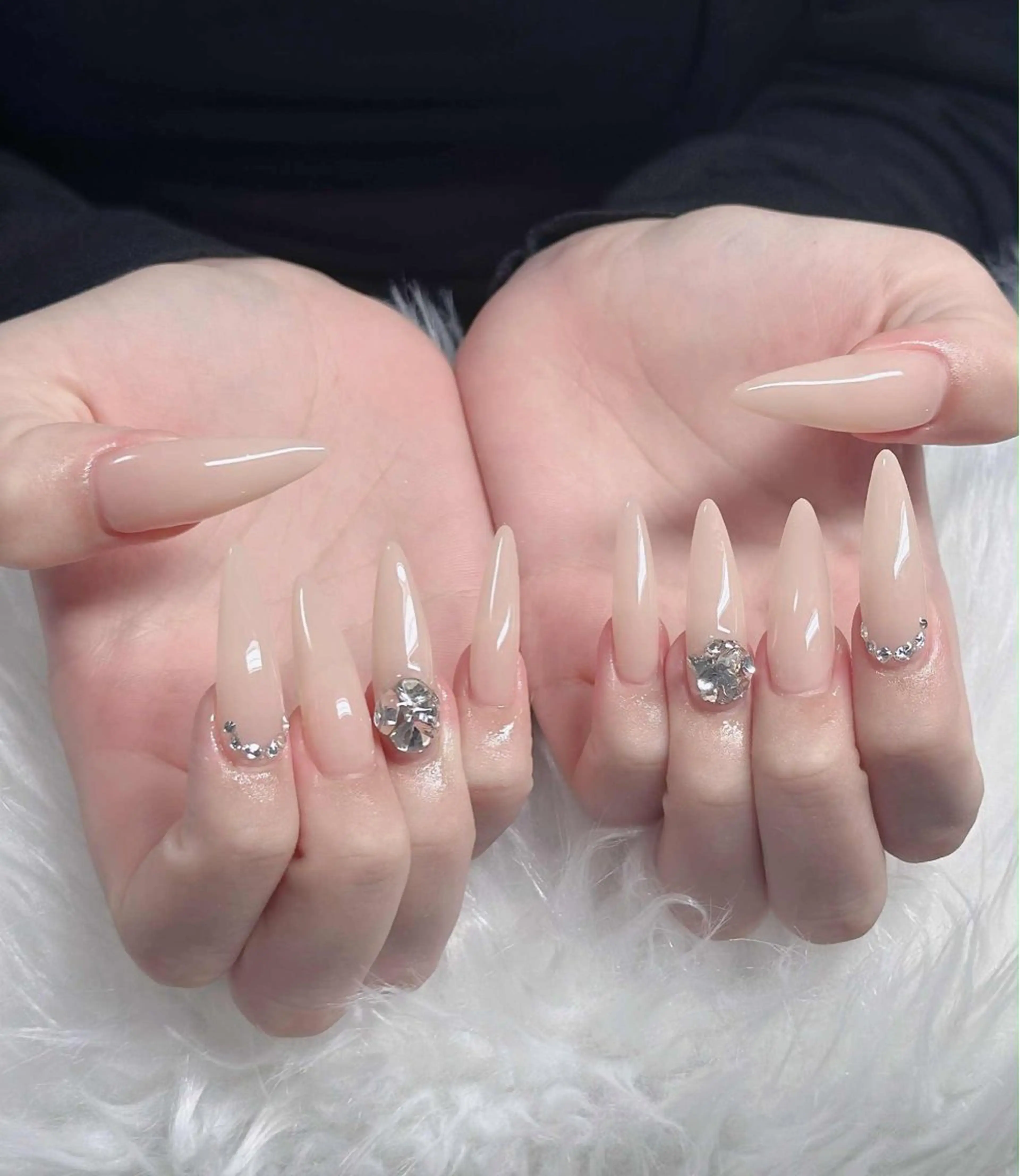 ネイル オーロラネイル フレンチネイル グラデーション 氷ネイル・うるうるネイル キラキラネイル ハンドネイル H.baby Nail Salon所属・H.baby Nail Salonのネイルデザイン