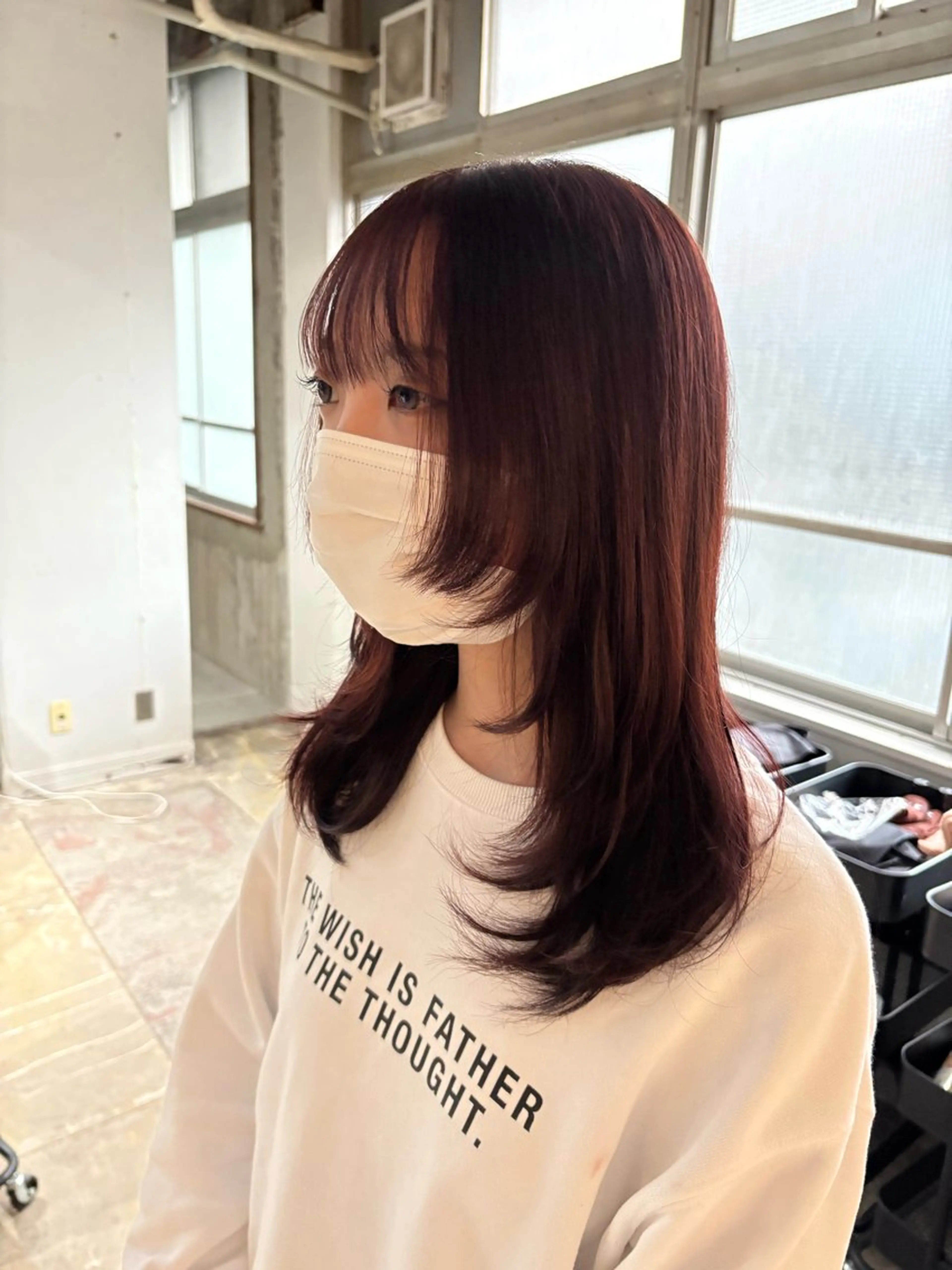 セミロング カラー レイヤーカット ウルフカット ウルフレイヤー カット ヘアカラー 玉置 七海のヘアスタイル