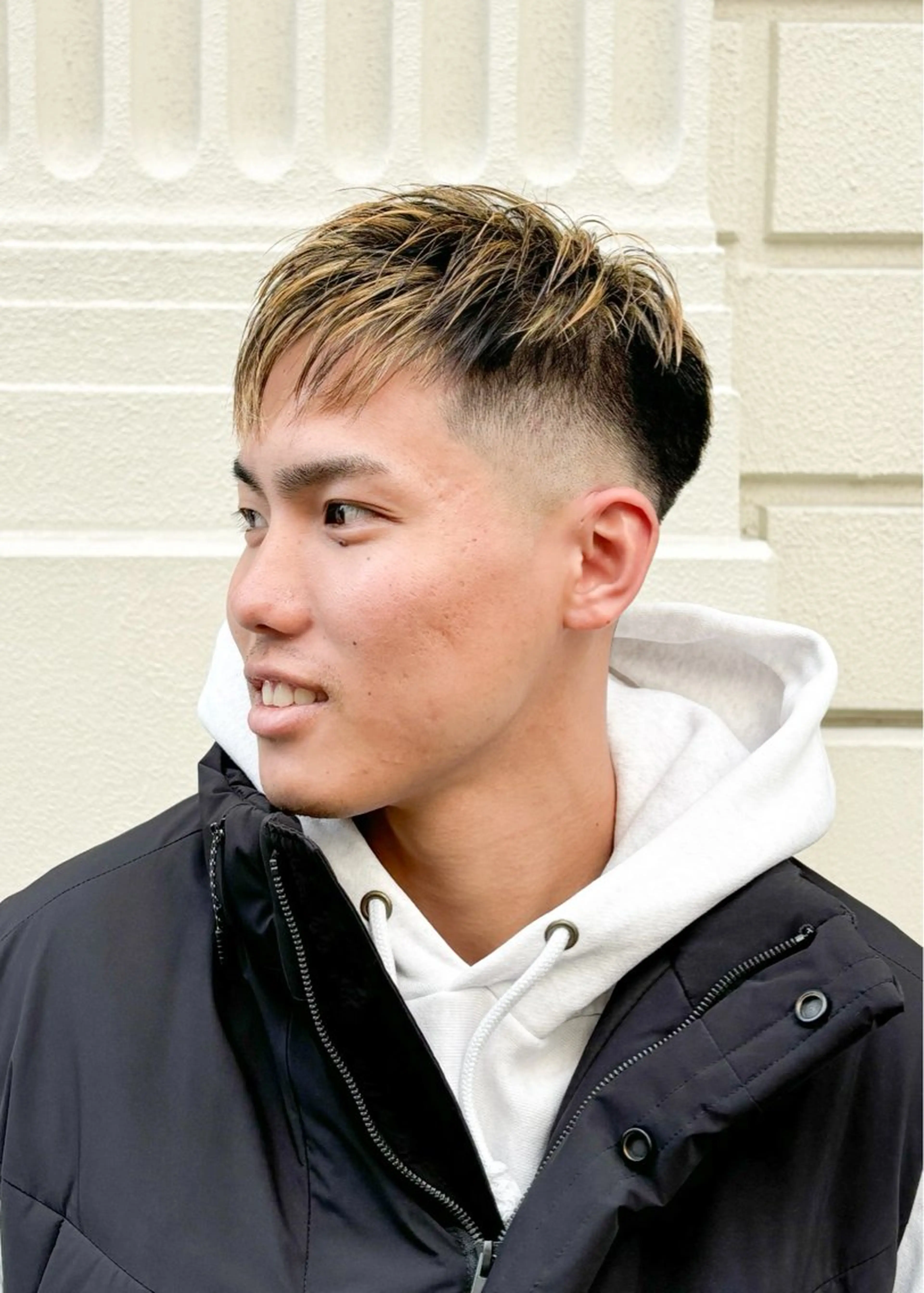 ショート カラー メンズ メンズメッシュ グラデーションカラー メッシュ カット ヘアカラー DAD　BARBERSHOP所属・三宮メンズカット ヨシイッキのヘアスタイル