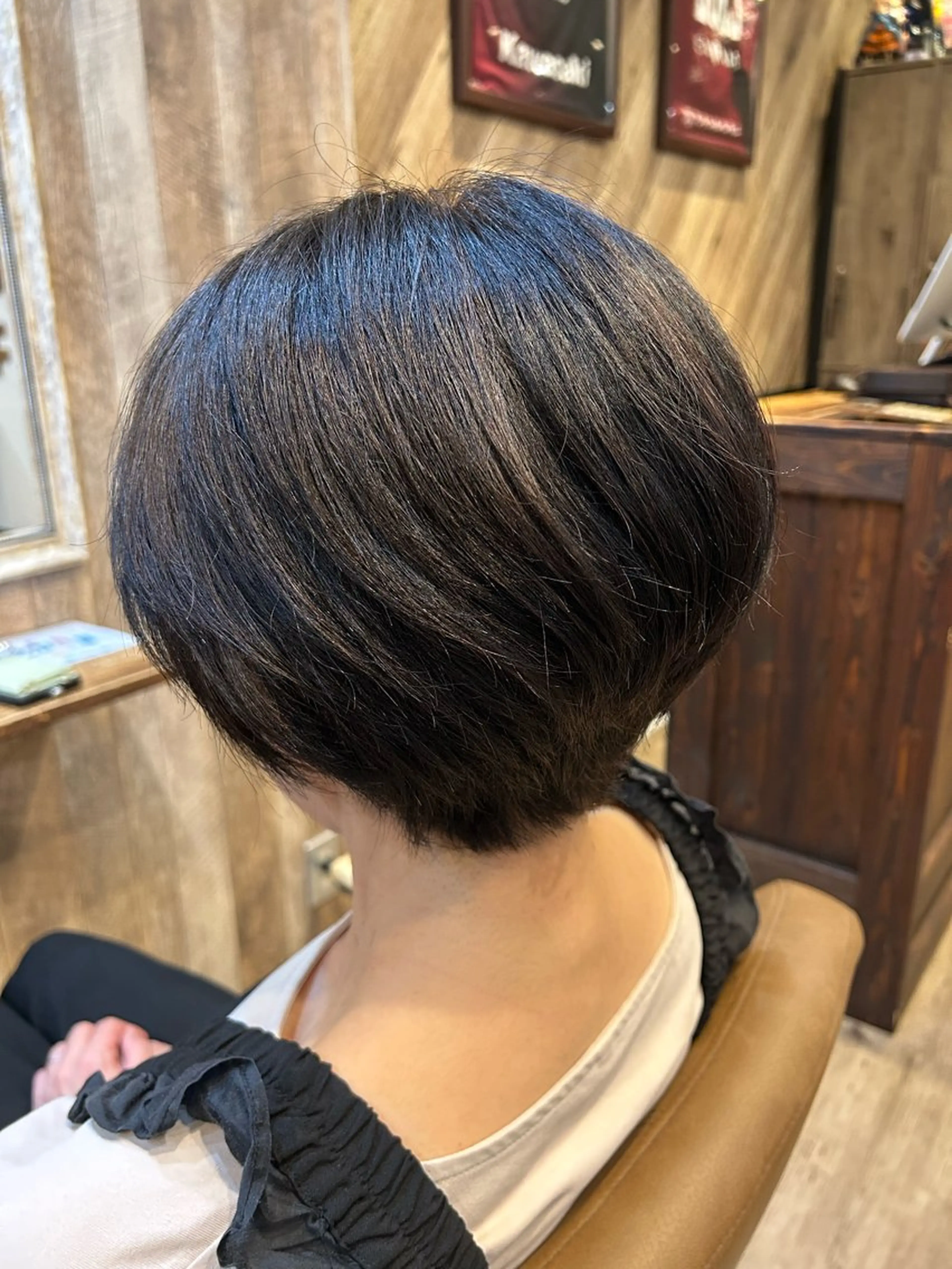 カット(3センチ以上カットさせて頂ける)＋カラー(黒染め以外・3センチ以上リタッチ幅がある)の写真