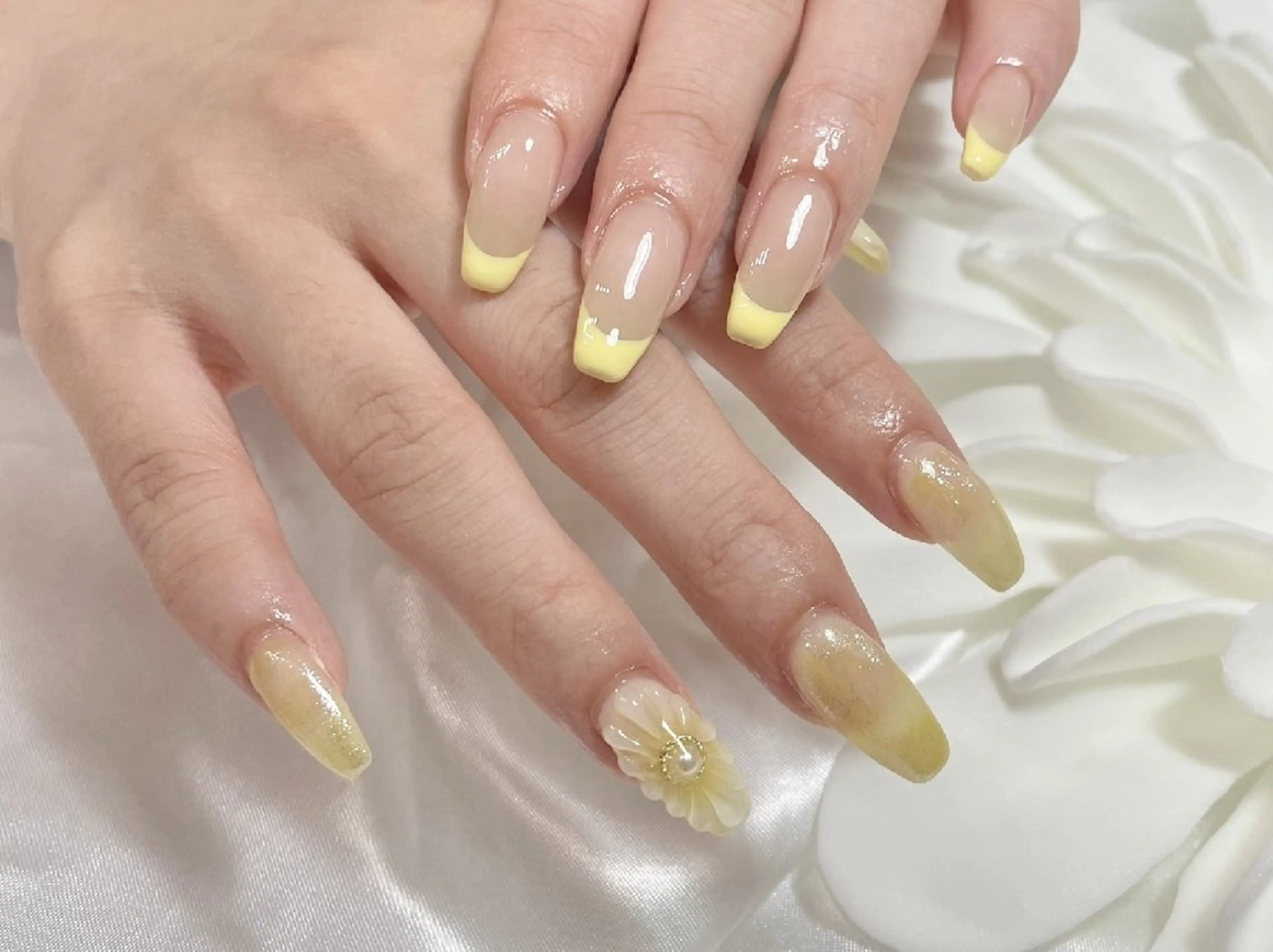 ネイル フレンチネイル オフィスネイル 夏ネイル 黄色 ハンドネイル Nailsalon Merci東中野のネイルデザイン