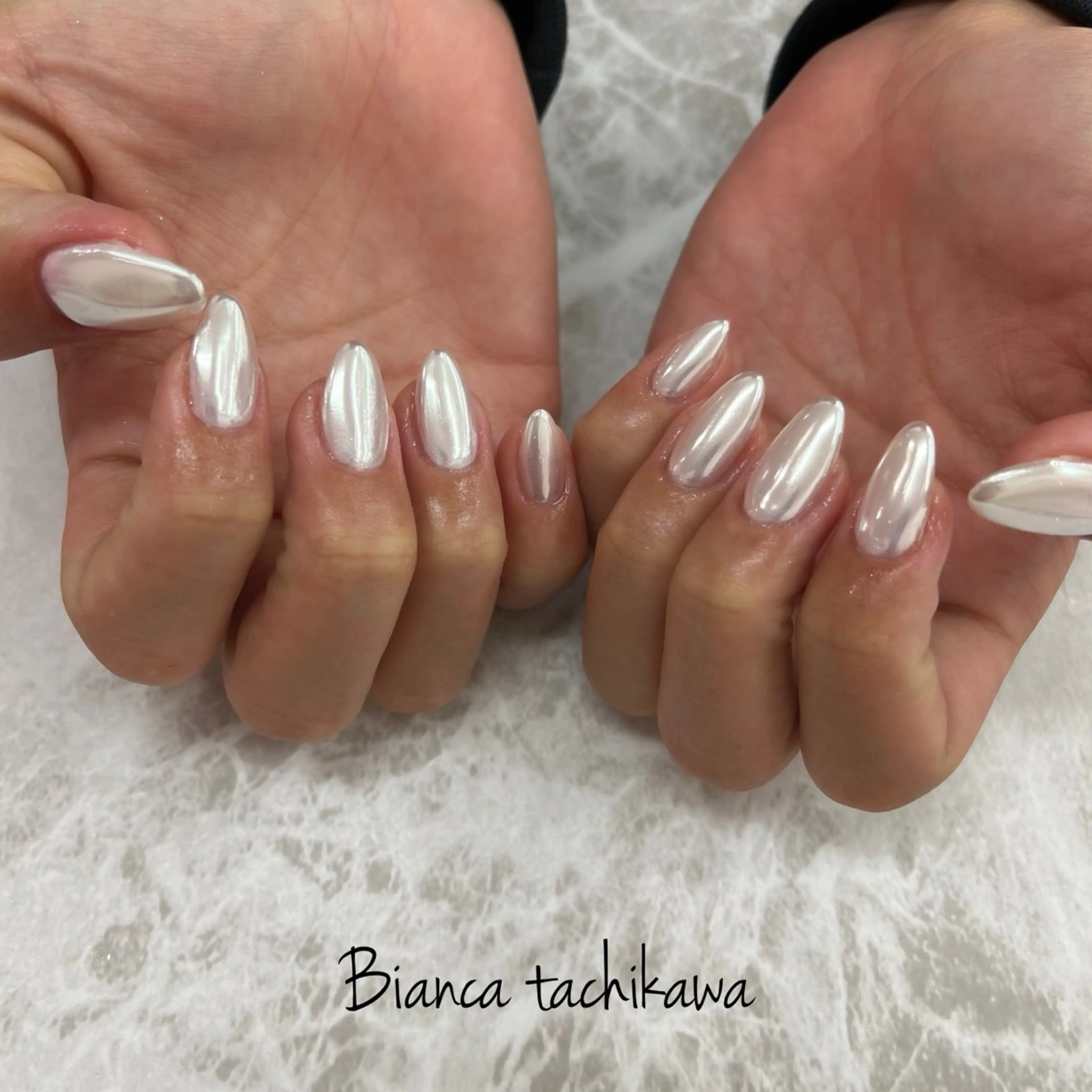 ネイル ミラーネイル ホワイト ハンドネイル Bianca☁国分寺 🤍店長/黒木愛美のネイルデザイン