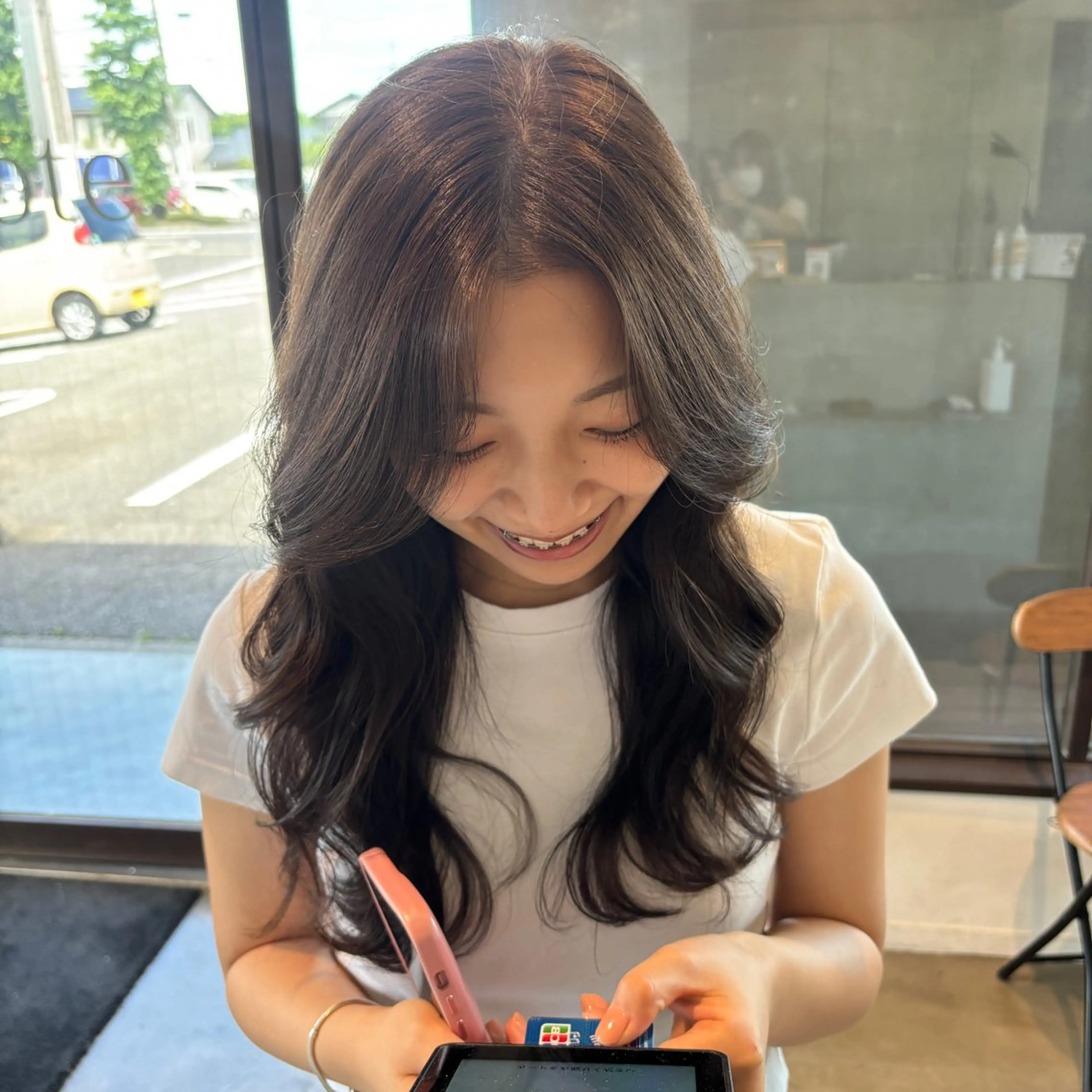 ロング カラー グレージュ オリーブグレージュ オリーブグレー カット ヘアカラー 小木曽 里華のヘアスタイル