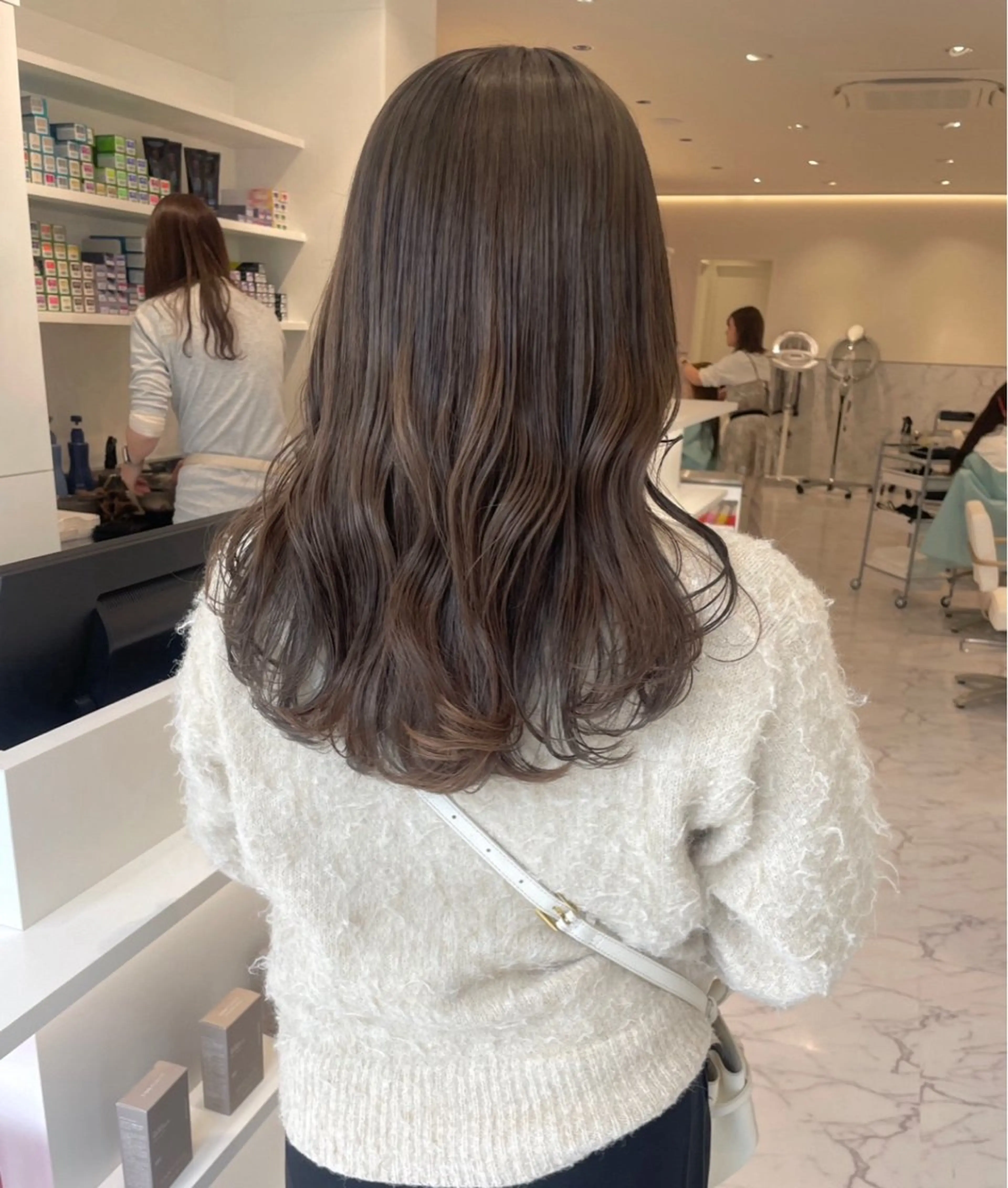 セミロング カラー ヘアカラー ParveMix 🌝🫧山本 玲南のヘアスタイル