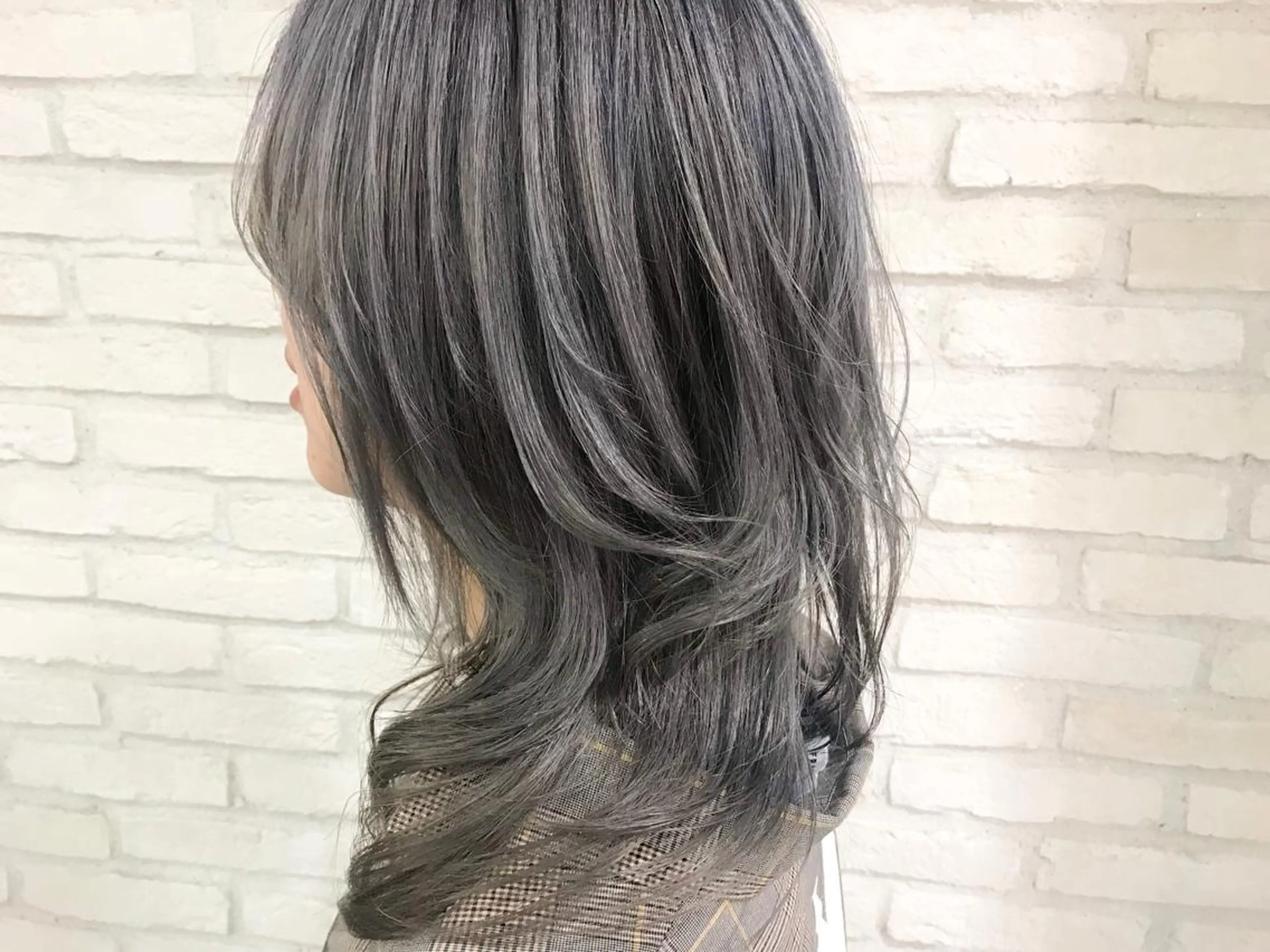 セミロング カラー ブリーチ ヘアカラー トリートメント 横浜🍒カット エクステ／RIEのヘアスタイル