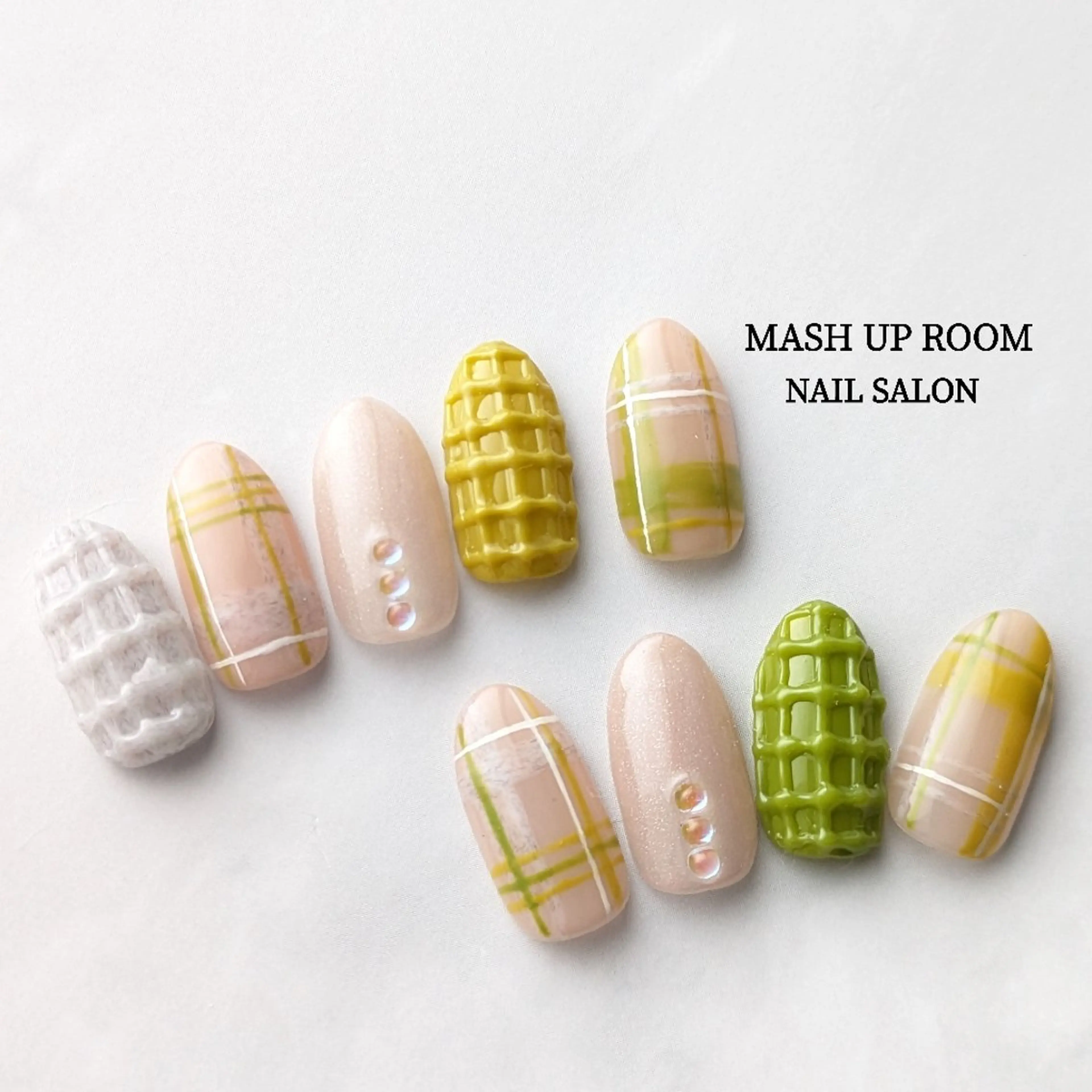 ネイル ぷっくりネイル 春ネイル 黄色 MASH UP ROOM のネイルデザイン