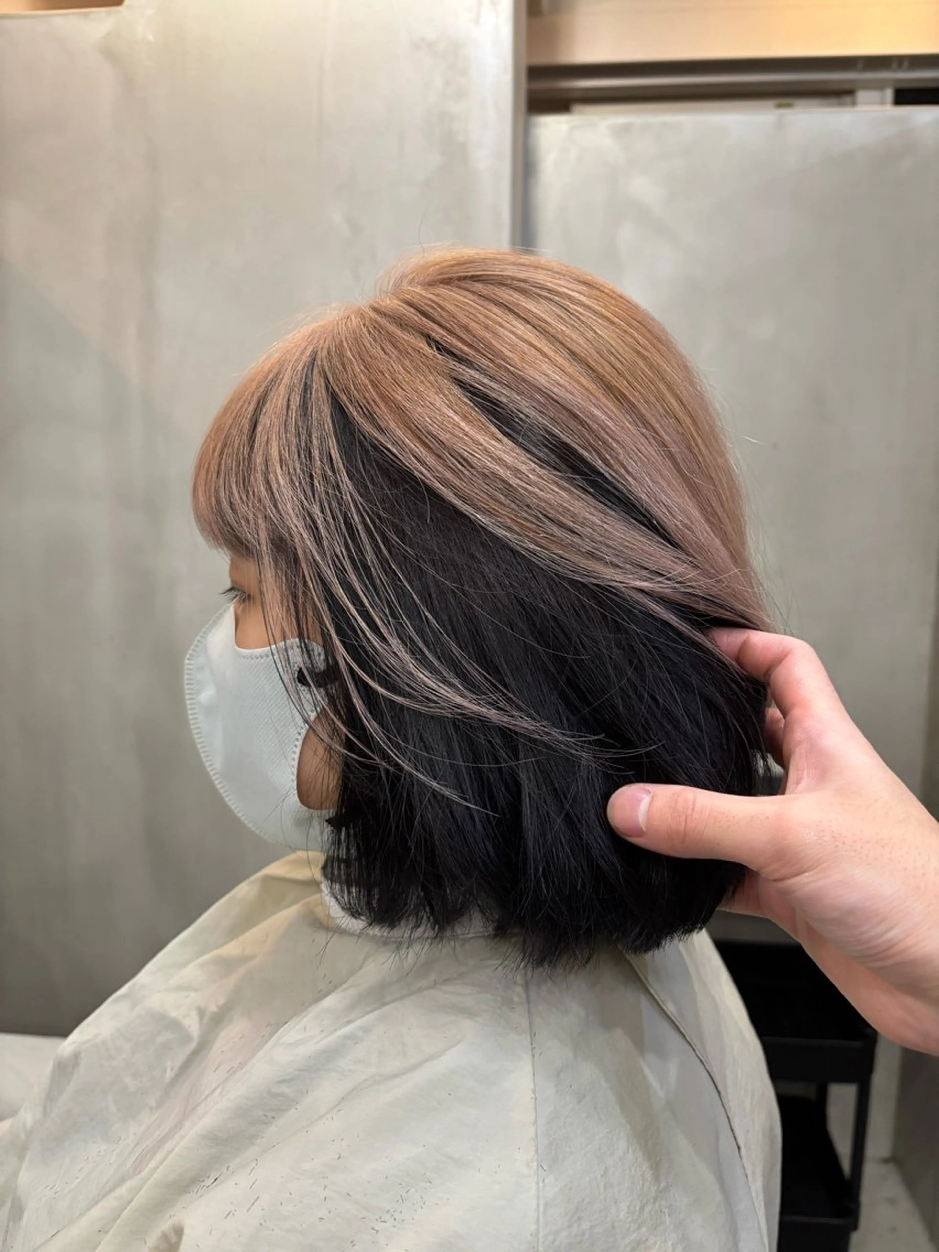 ショート カラー ベージュカラー 黒髪 ブリーチ ヘアカラー VOYAGE所属・中園 康のヘアスタイル