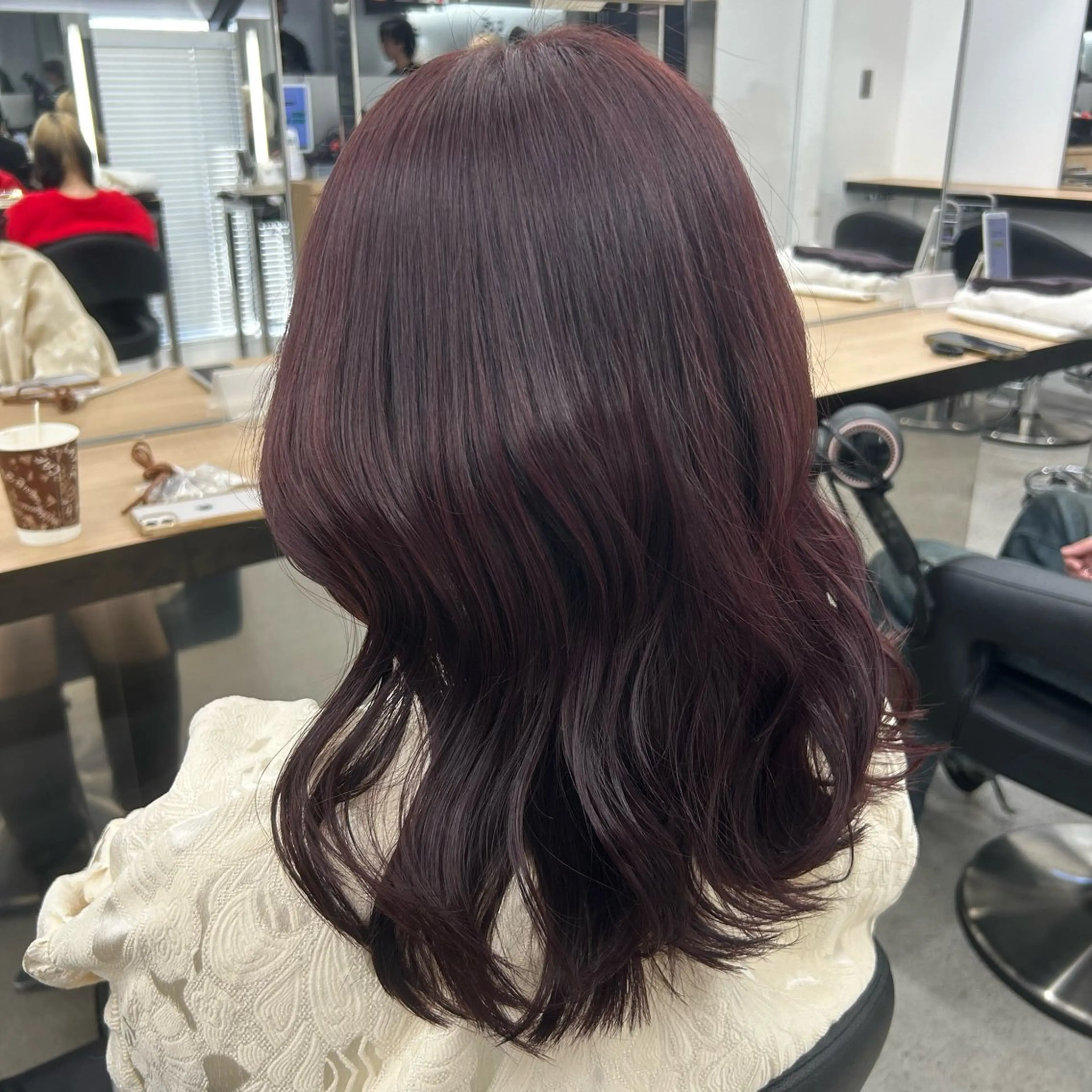 セミロング カラー YUKA💜淡色 ラベンダー/ベージュのヘアスタイル