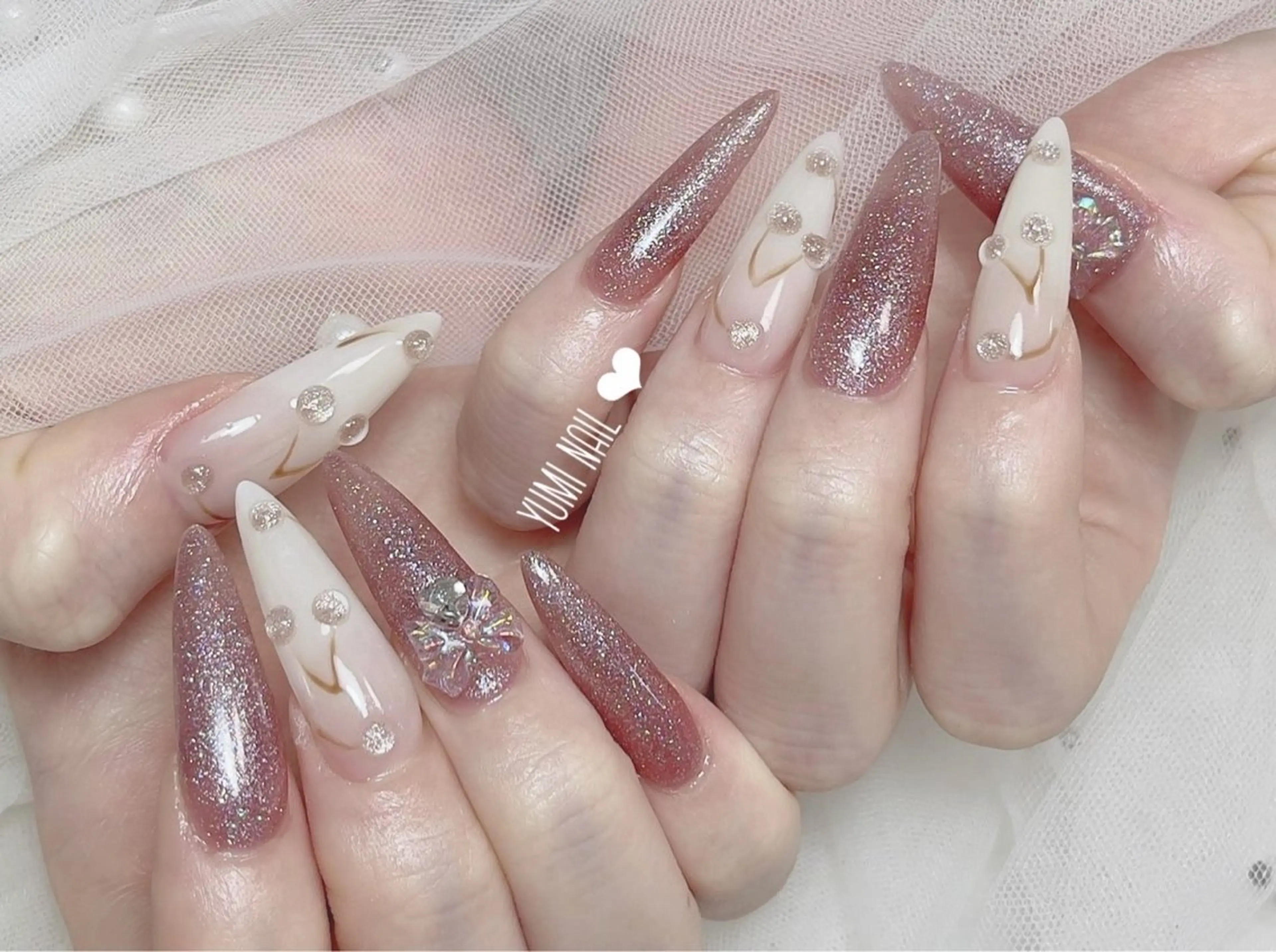ネイル ハンドネイル ユリ🎀 デザイン長さ出し専門のネイルデザイン