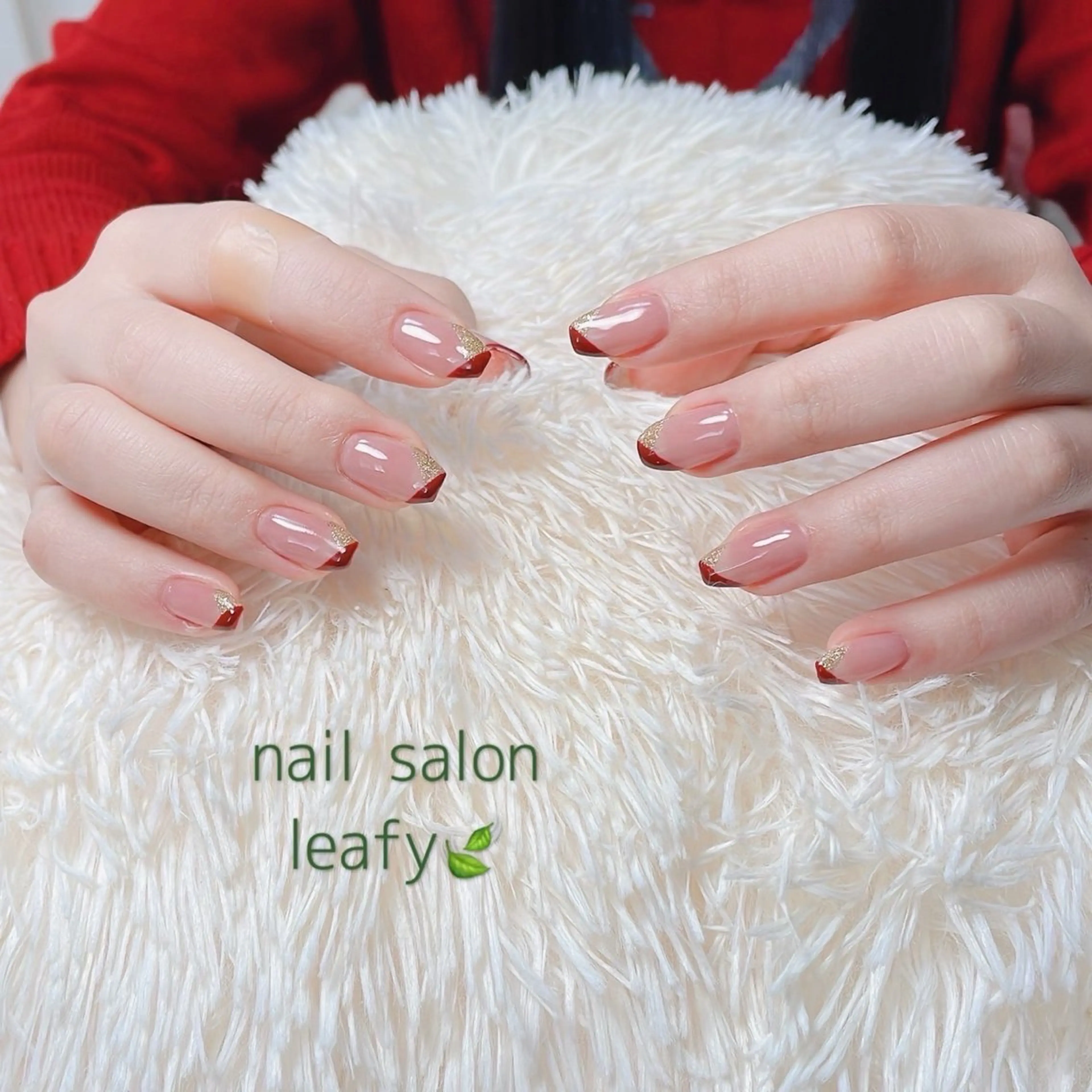 ネイル フレンチネイル ゴールド 赤色 ネイルサロン leafyのネイルデザイン
