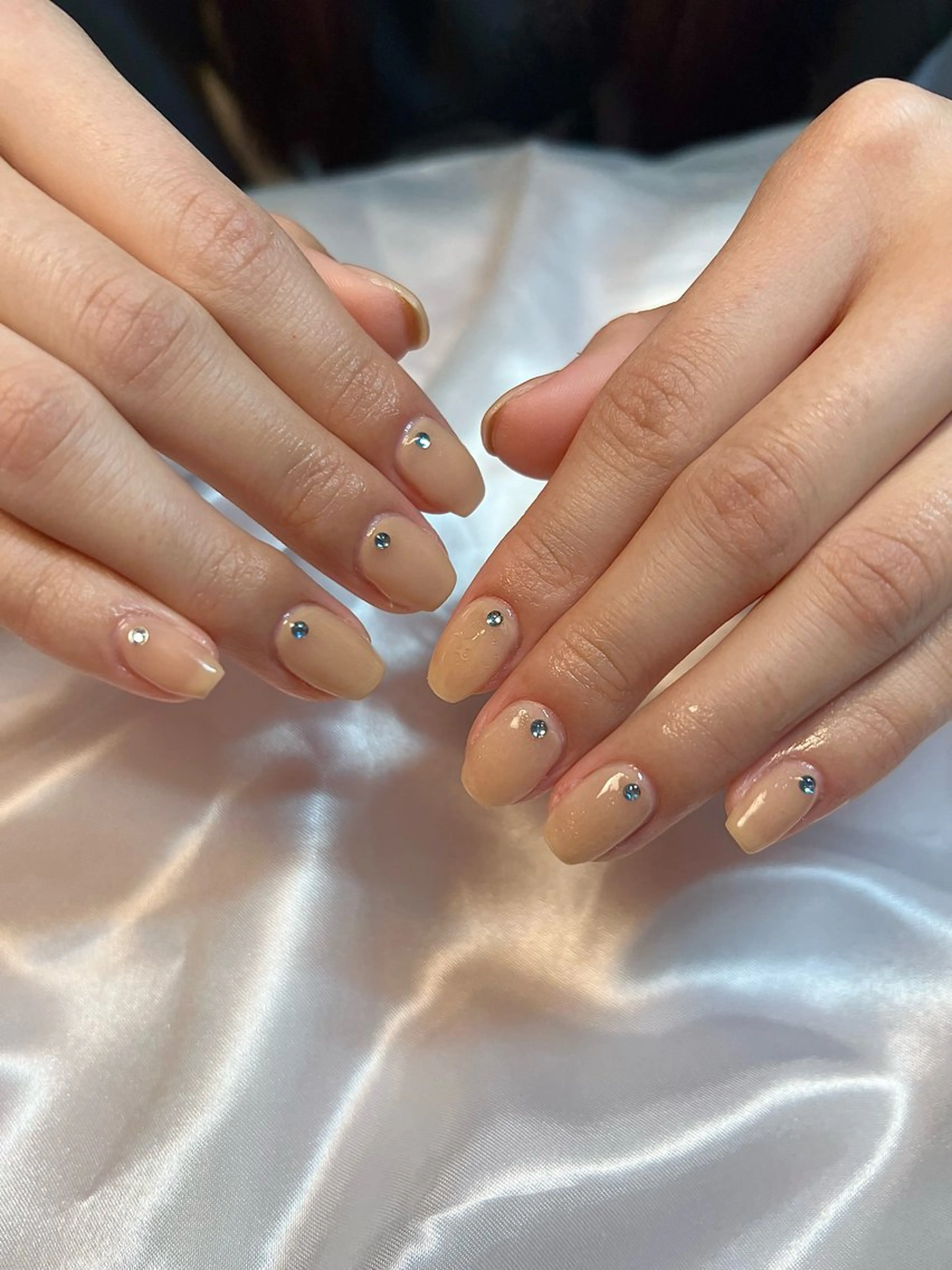 ネイル ワンカラーネイル ストーンネイル YUUKA 🌺のネイルデザイン