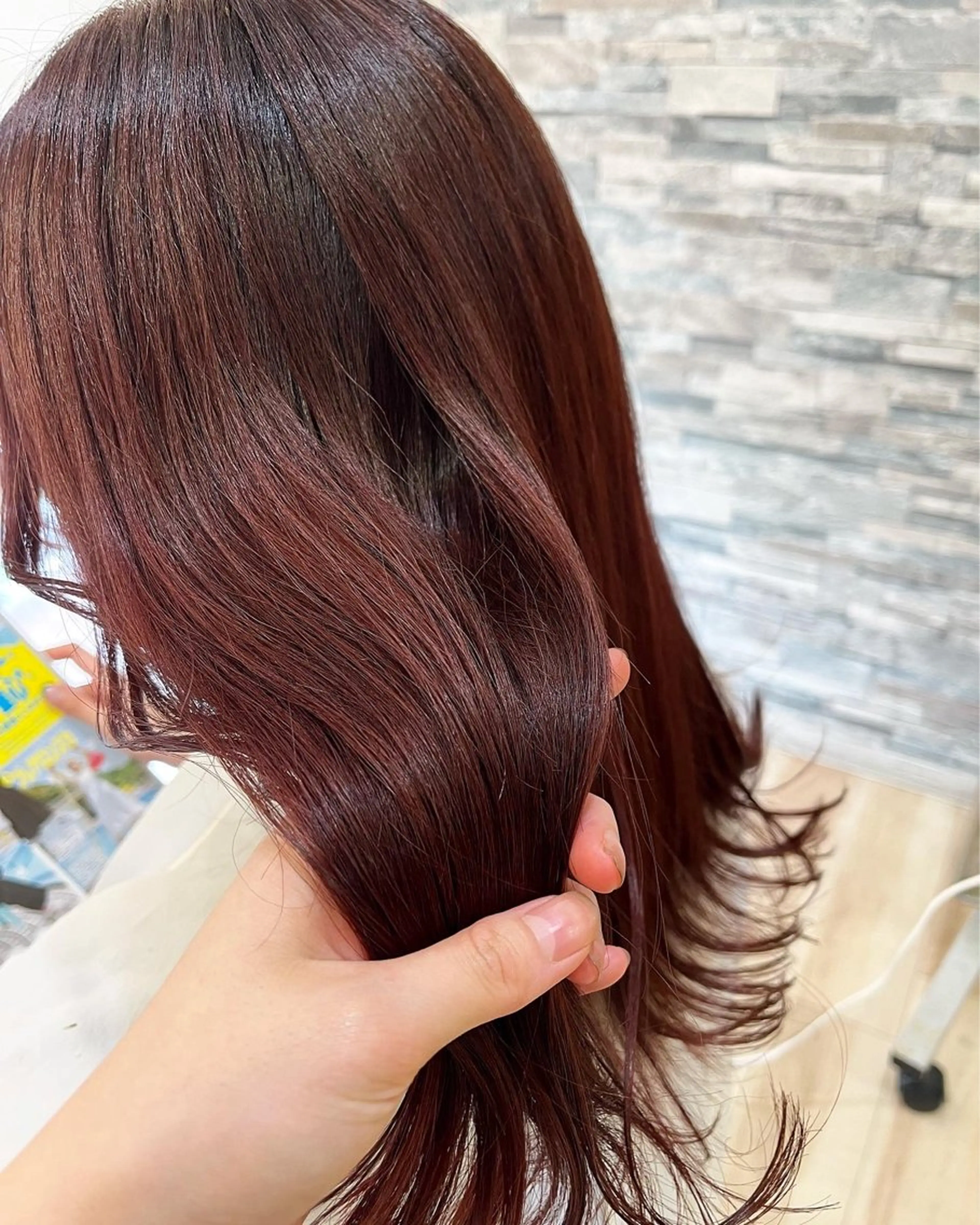 ロング カラー ブリーチ ブリーチなしカラー レッドカラー 関 琴美のヘアスタイル