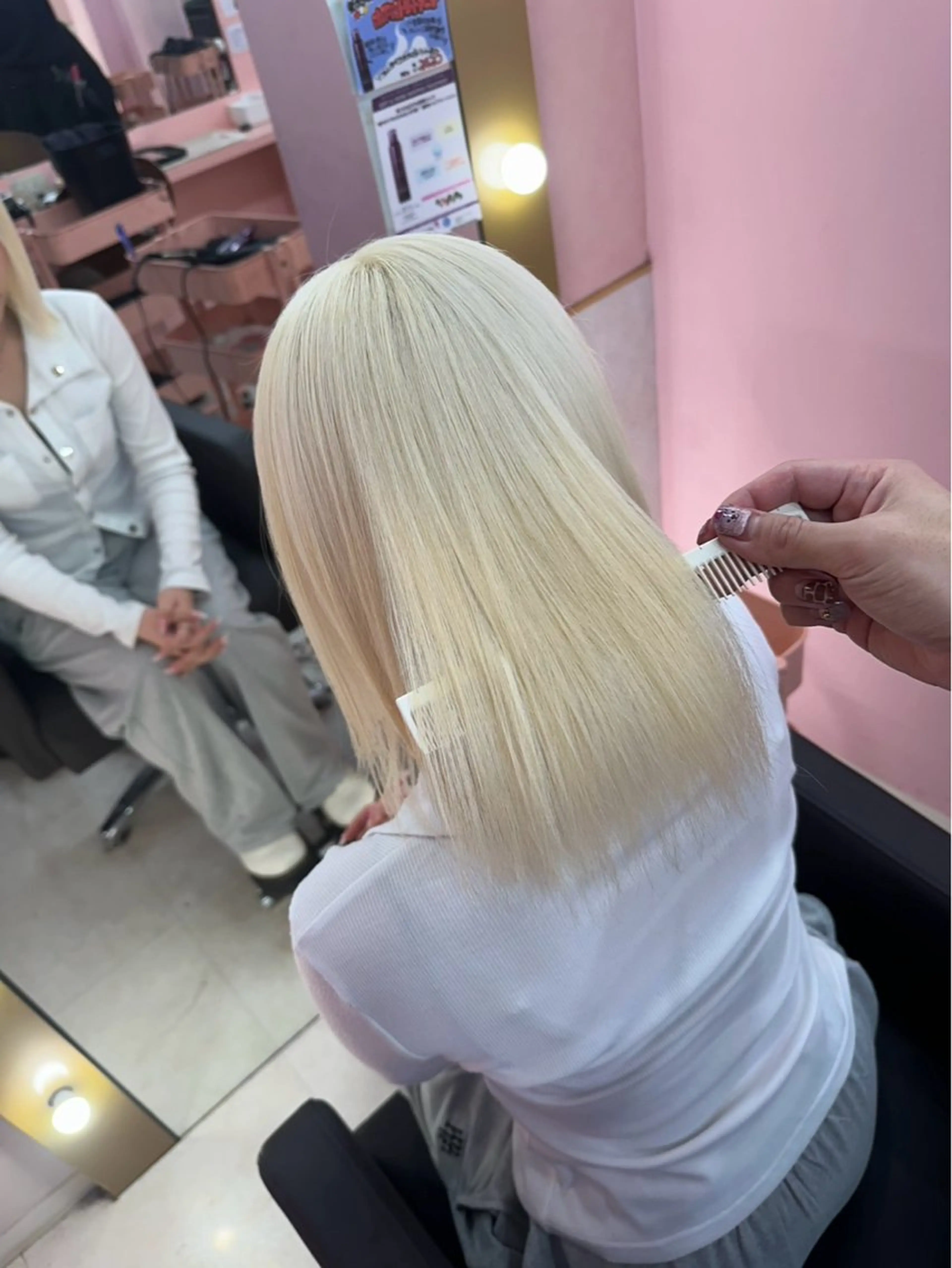 セミロング カラー アッシュ アッシュグレー ベージュカラー ブリーチ ブロンド ヘアカラー トリートメント ピンク🎀ブロンド 💎ハイトーン/大和のヘアスタイル