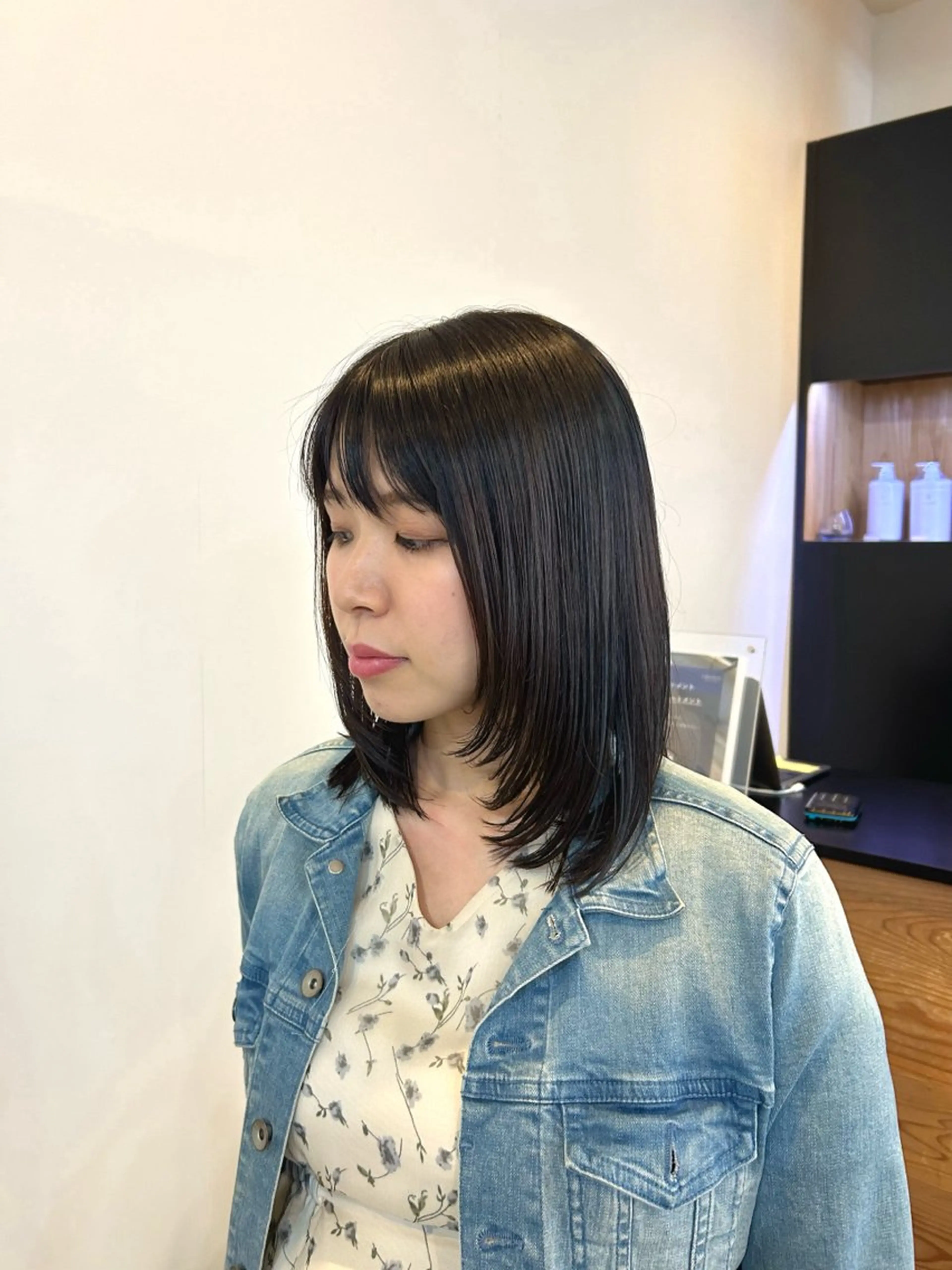ミディアム ミディアムレイヤー レイヤーカット plus HAIR いずみのヘアスタイル