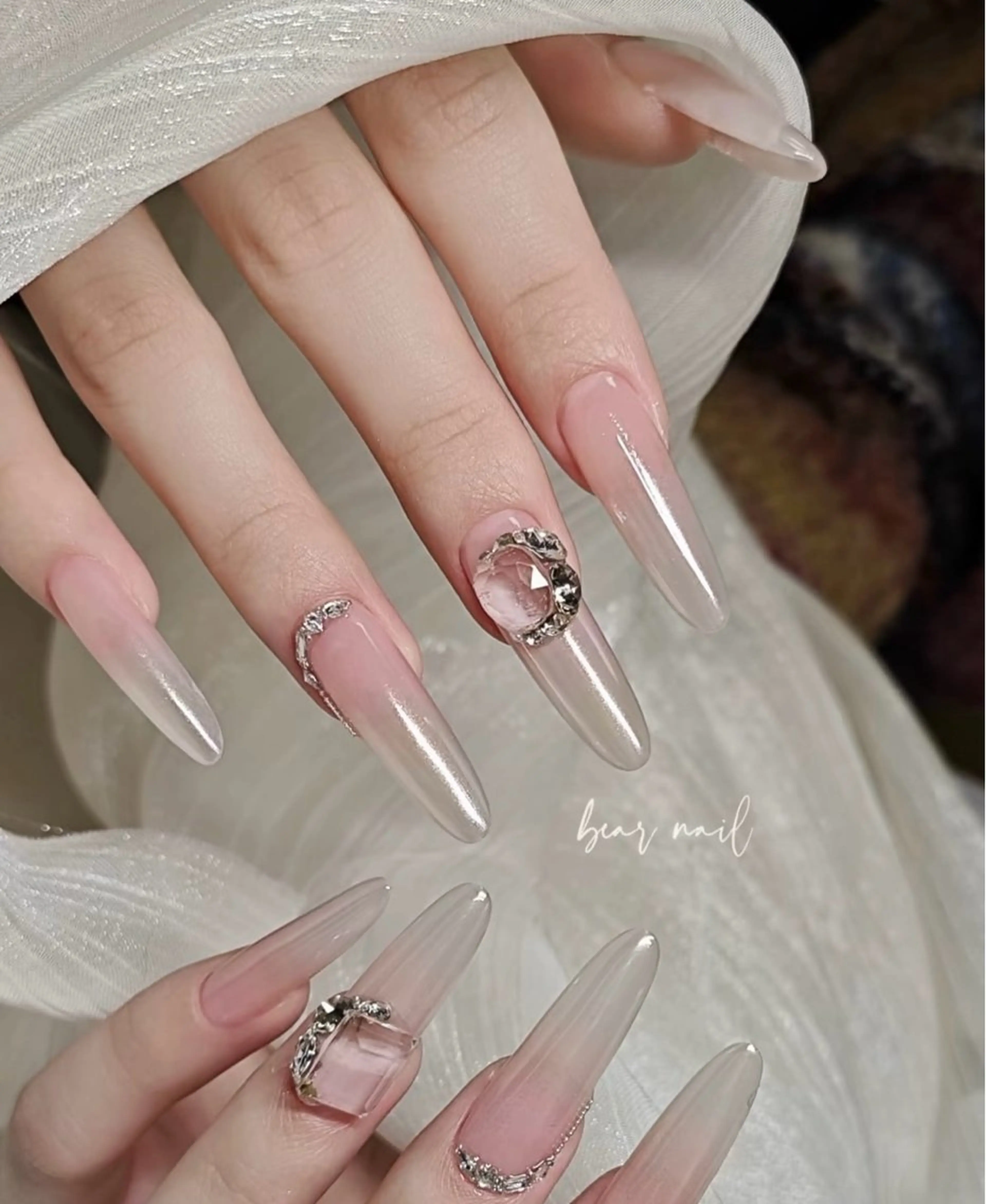 ネイル チークネイル 長さ出し フラワーネイル フレンチネイル ガーリー SunNail池袋駅 ワンホンネイルのネイルデザイン