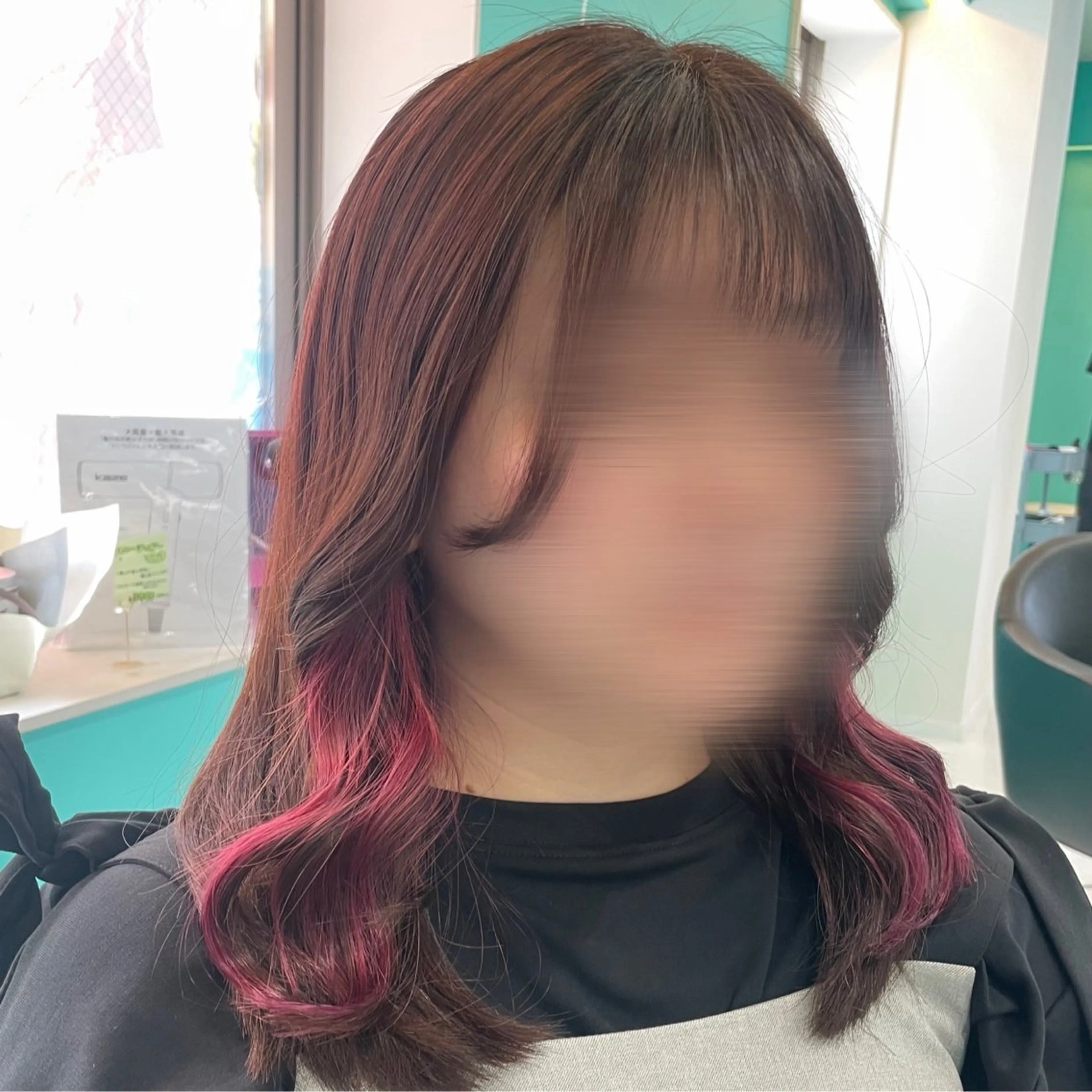 セミロング カラー イヤリングカラー ピンクカラー 艶/透明感 🫧カラーのヘアスタイル