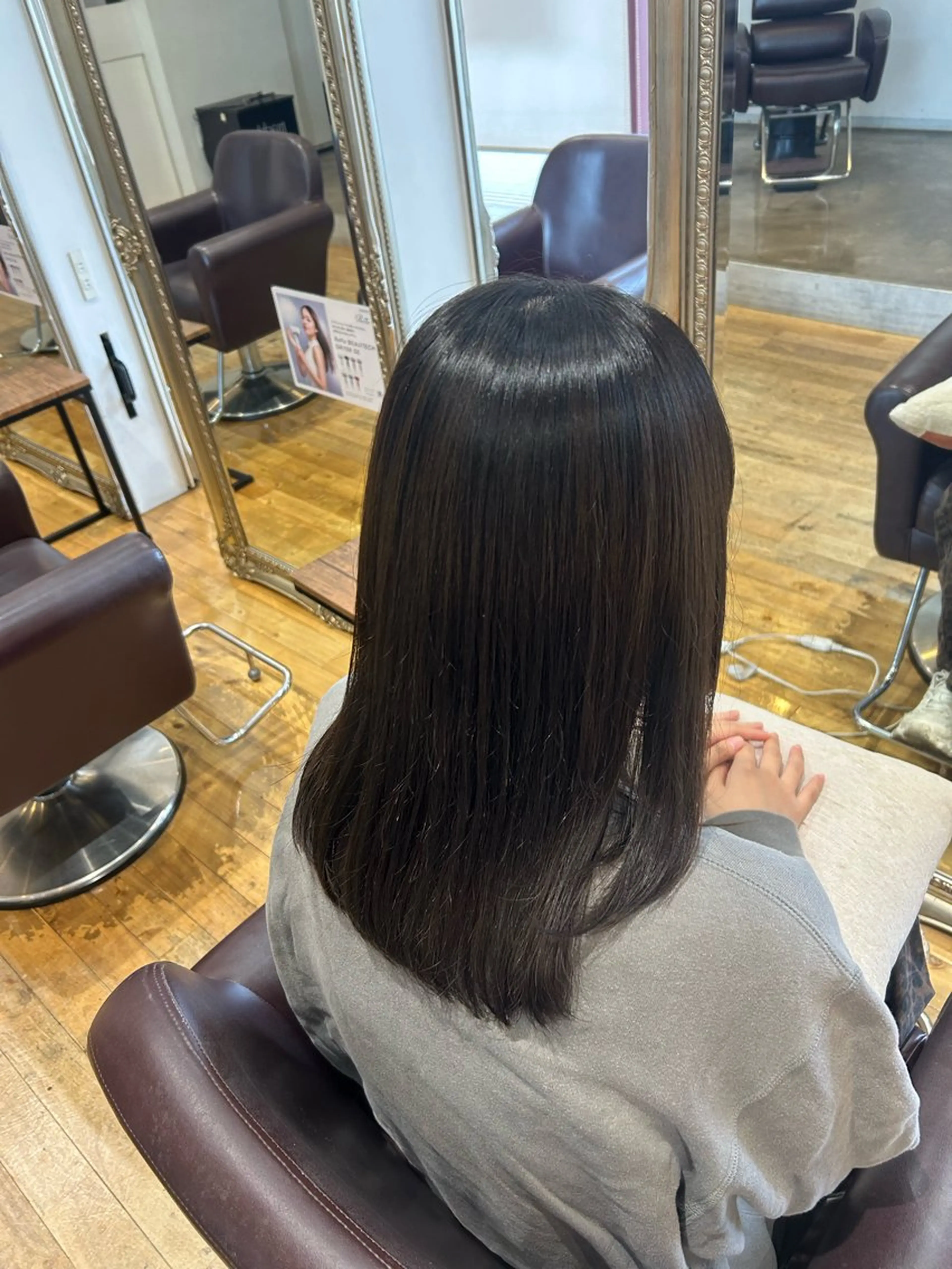 ミディアム カット ヘアカラー sanaha🎀 カラーモデルのヘアスタイル