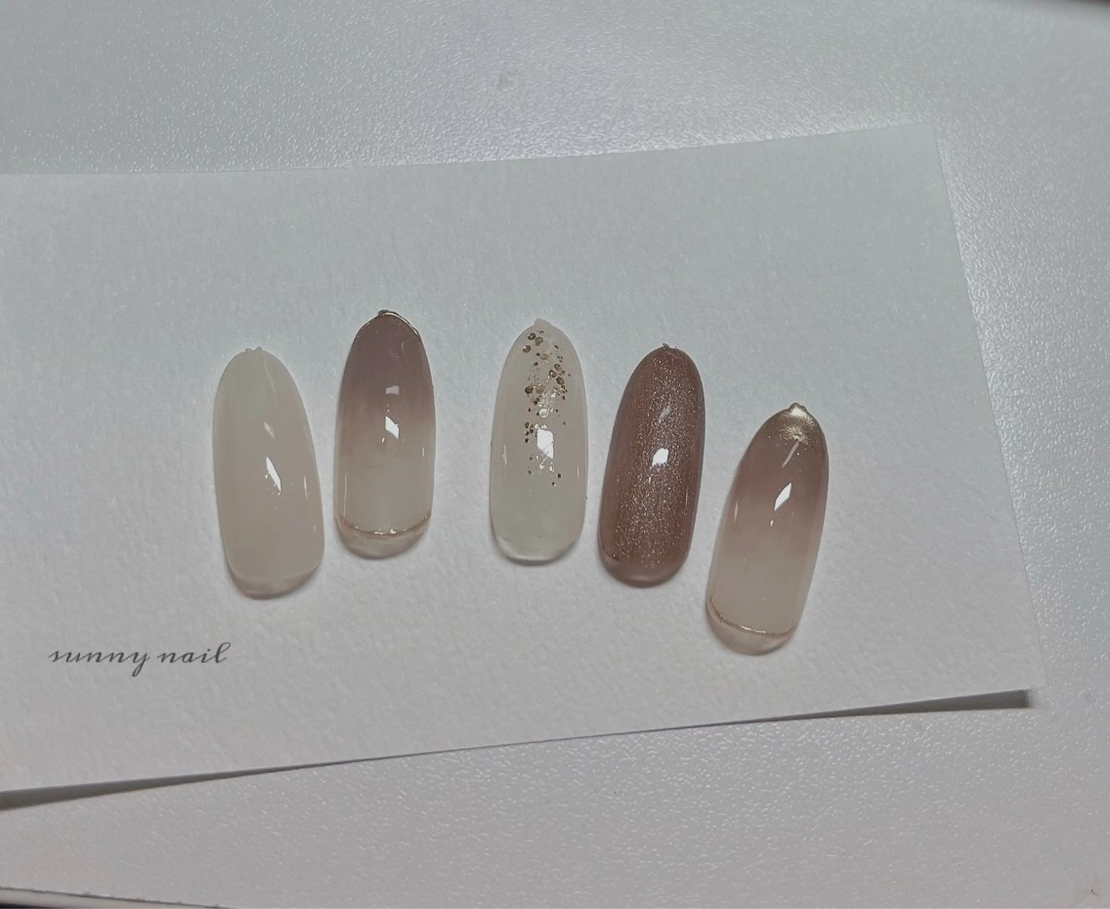 ネイル ブラウン ジェルネイル ゴールド ニュアンスネイル パラジェル sunny nailのネイルデザイン