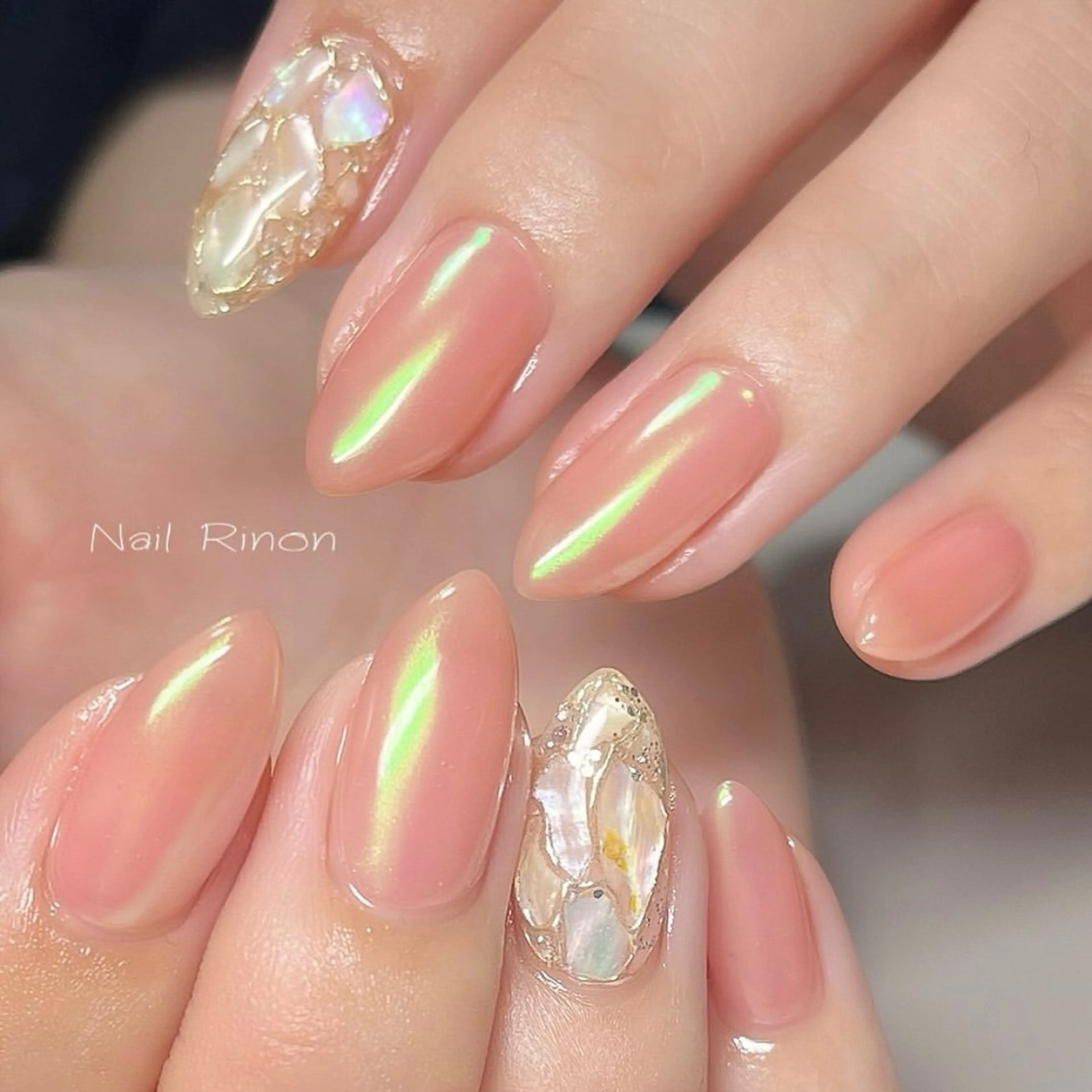 ネイル オーロラネイル ハンドネイル Nail Rinonのネイルデザイン