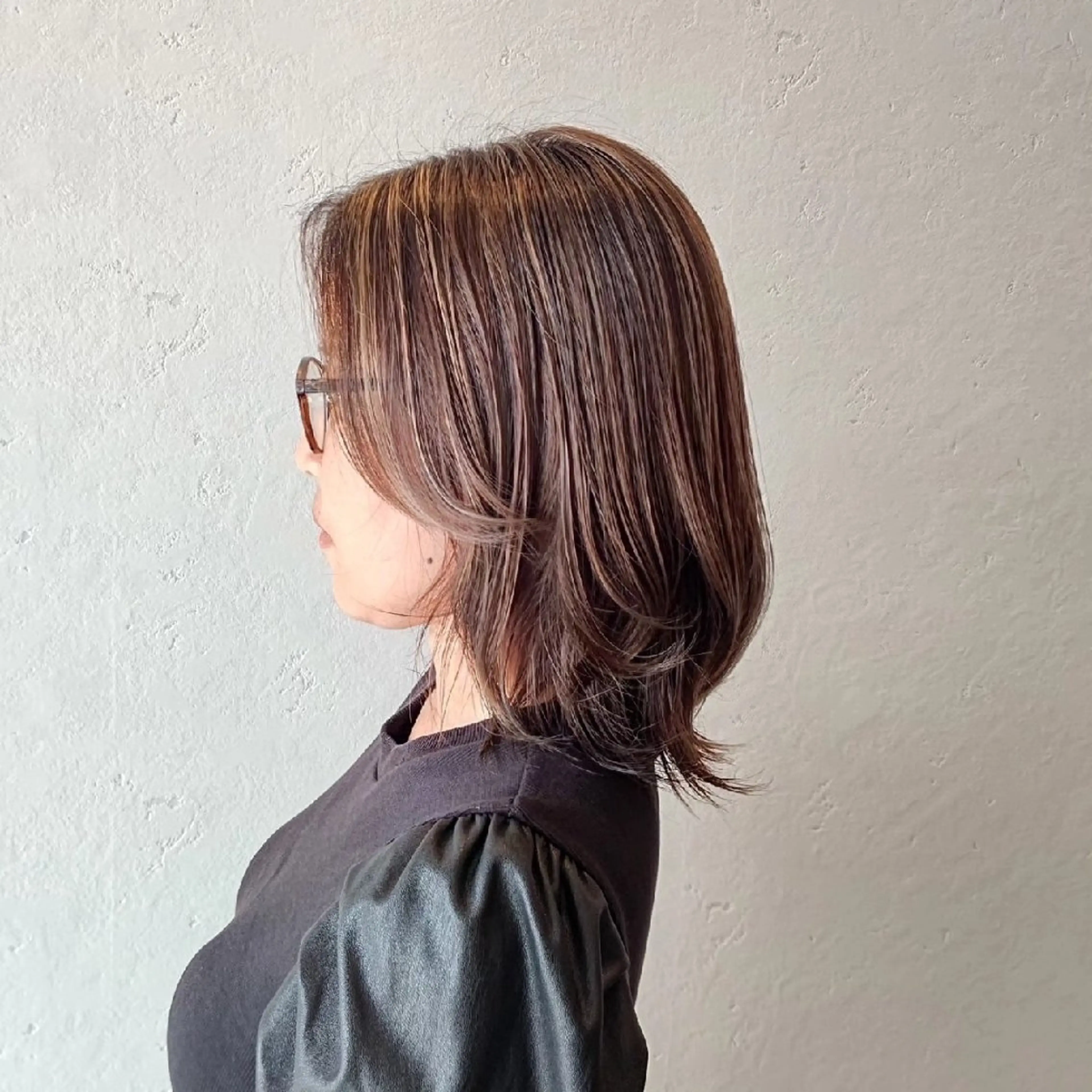 ミディアム カラー ハイライトカラー ハイライト simon🩷半田 カットブリーチモデルのヘアスタイル