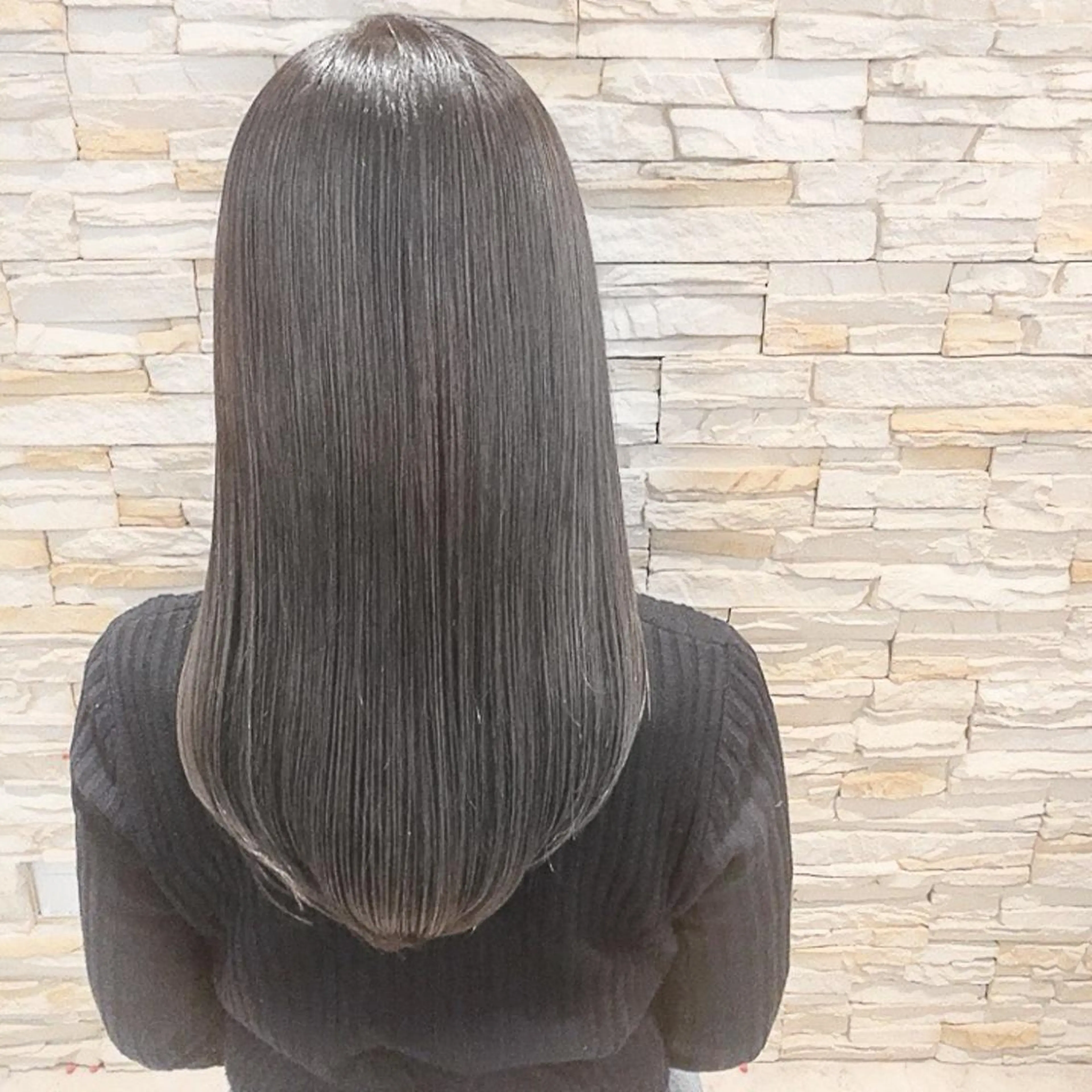 セミロング 🌿アロマヘアルーム 新宿3号店✂︎のヘアスタイル