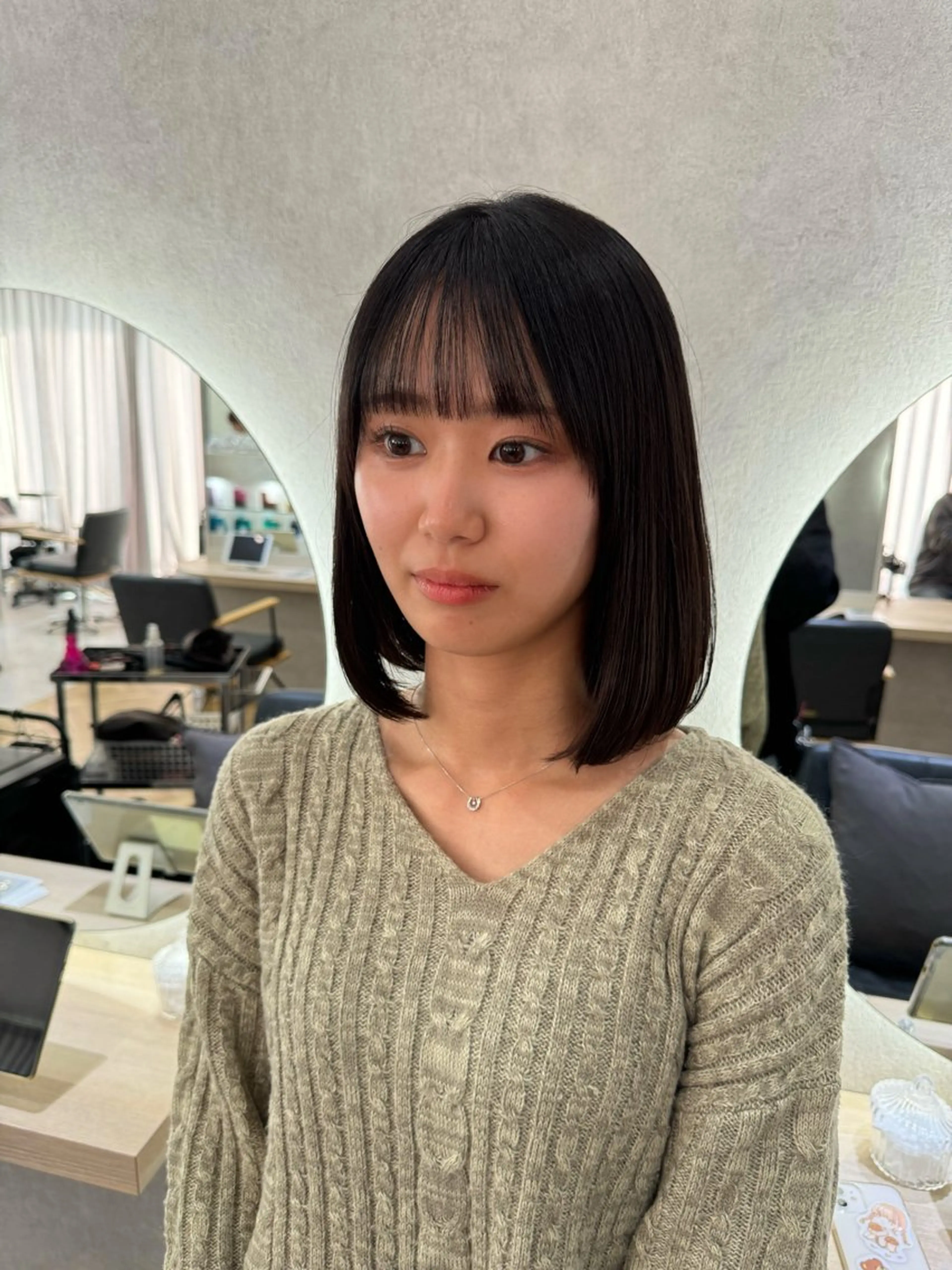 ミディアム ボブ 顔周りカット トリートメント カット トリートメント 透け 艶感カラー齊木 勇人のヘアスタイル