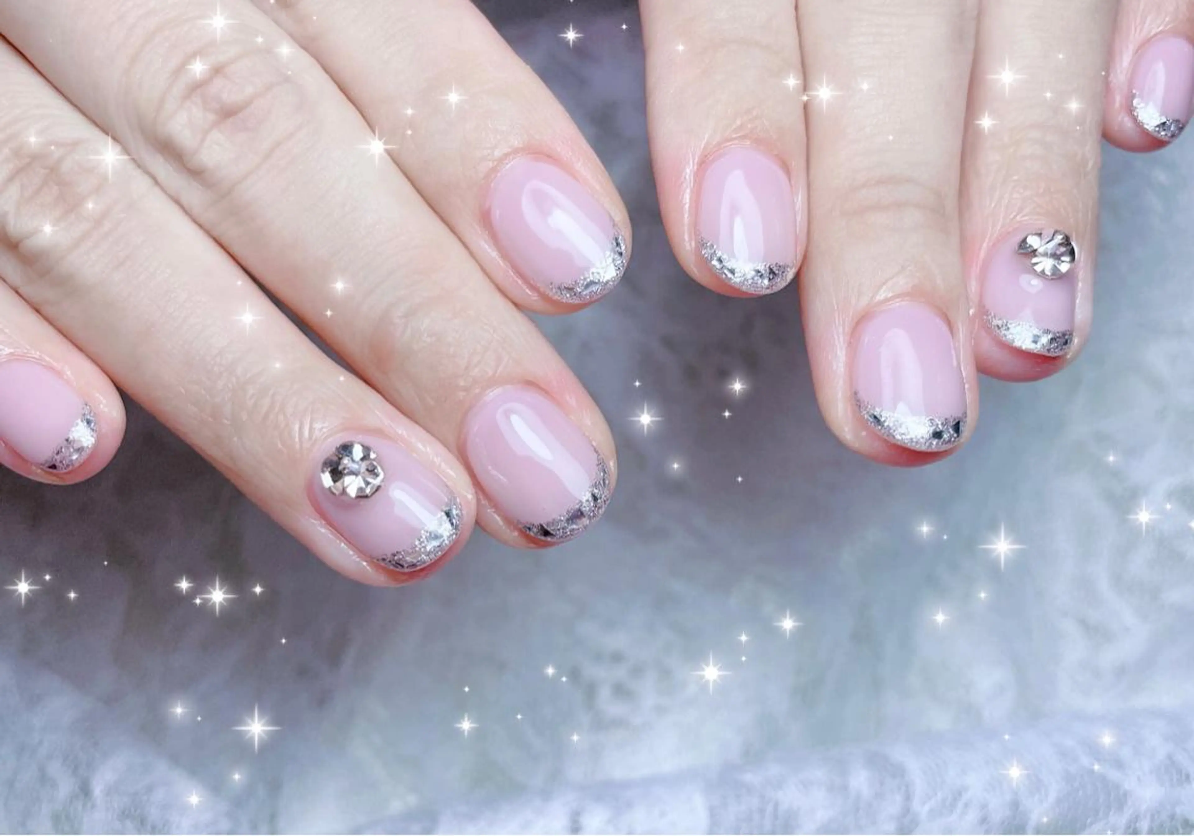 ネイル フレンチネイル ガラスフレンチ ハンドネイル FLARE NAIL フレアネイルのネイルデザイン