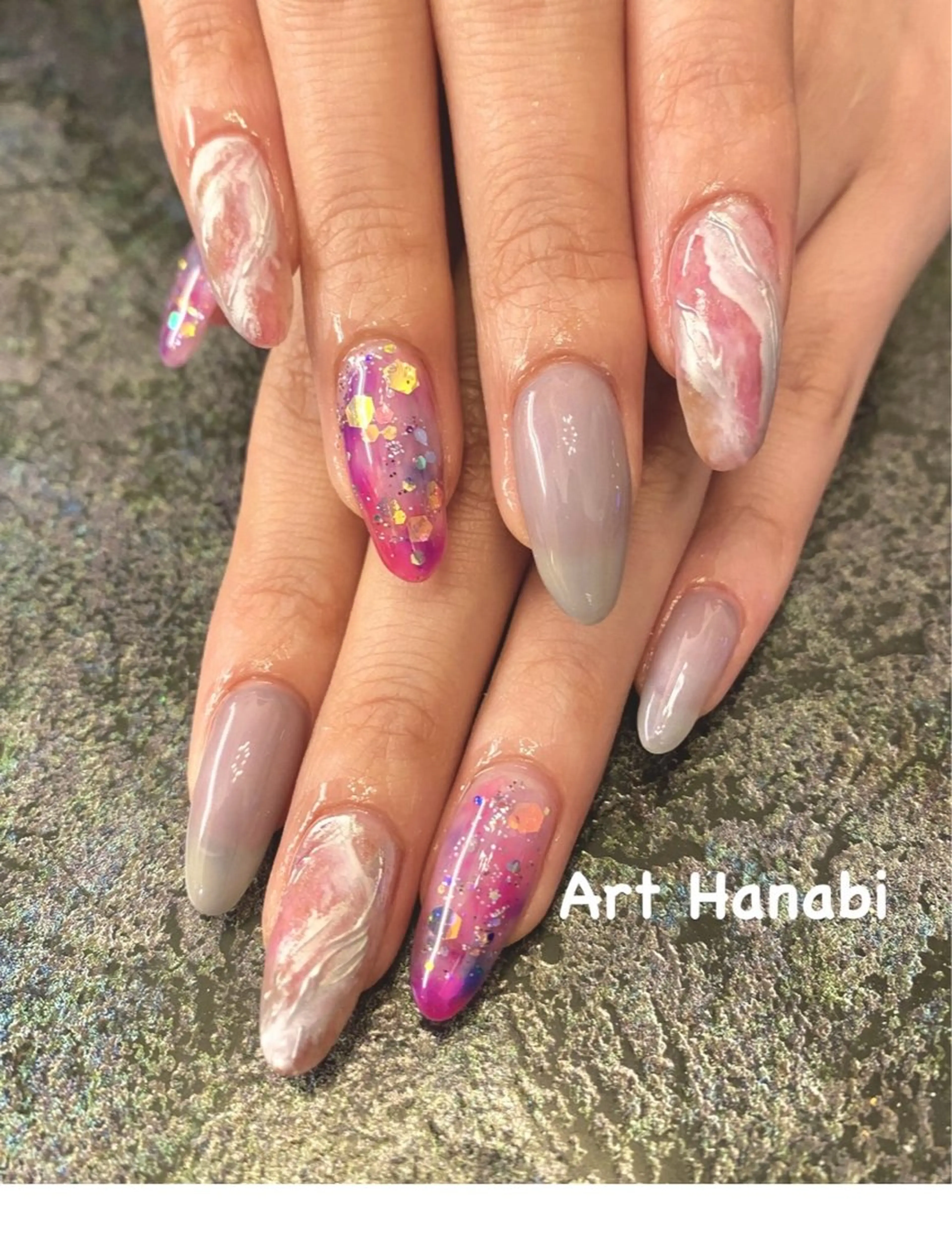 ネイル アートネイル ホログラムネイル ニュアンスネイル ワンカラーネイル ピンク Art Hanabi所属・Art Hanabi ミリのネイルデザイン