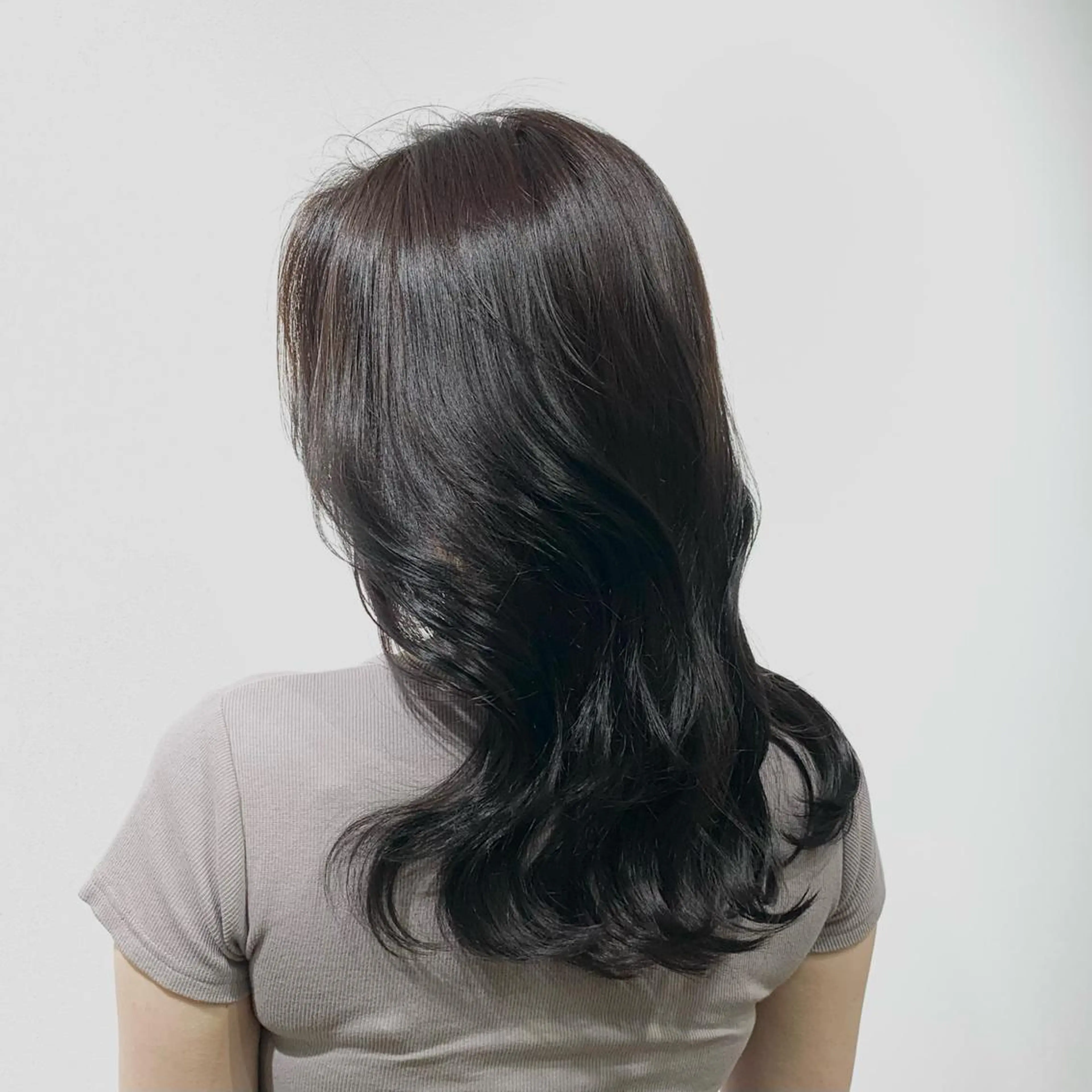 セミロング カラー ヘアアレンジ キヨミ 韓国レイヤーカットのヘアスタイル