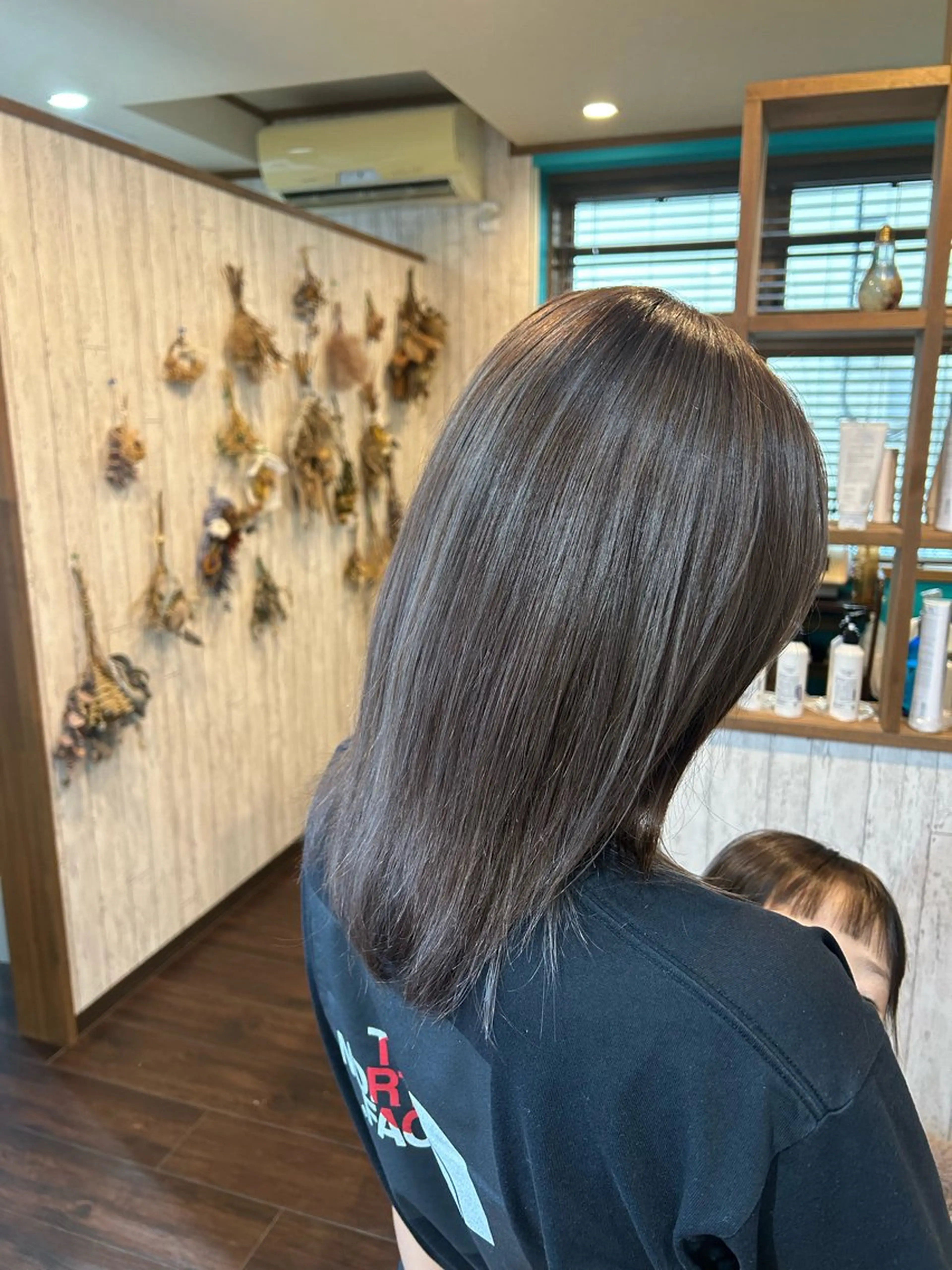 ミディアム カラー ヘアカラー 早坂 さくらのヘアスタイル