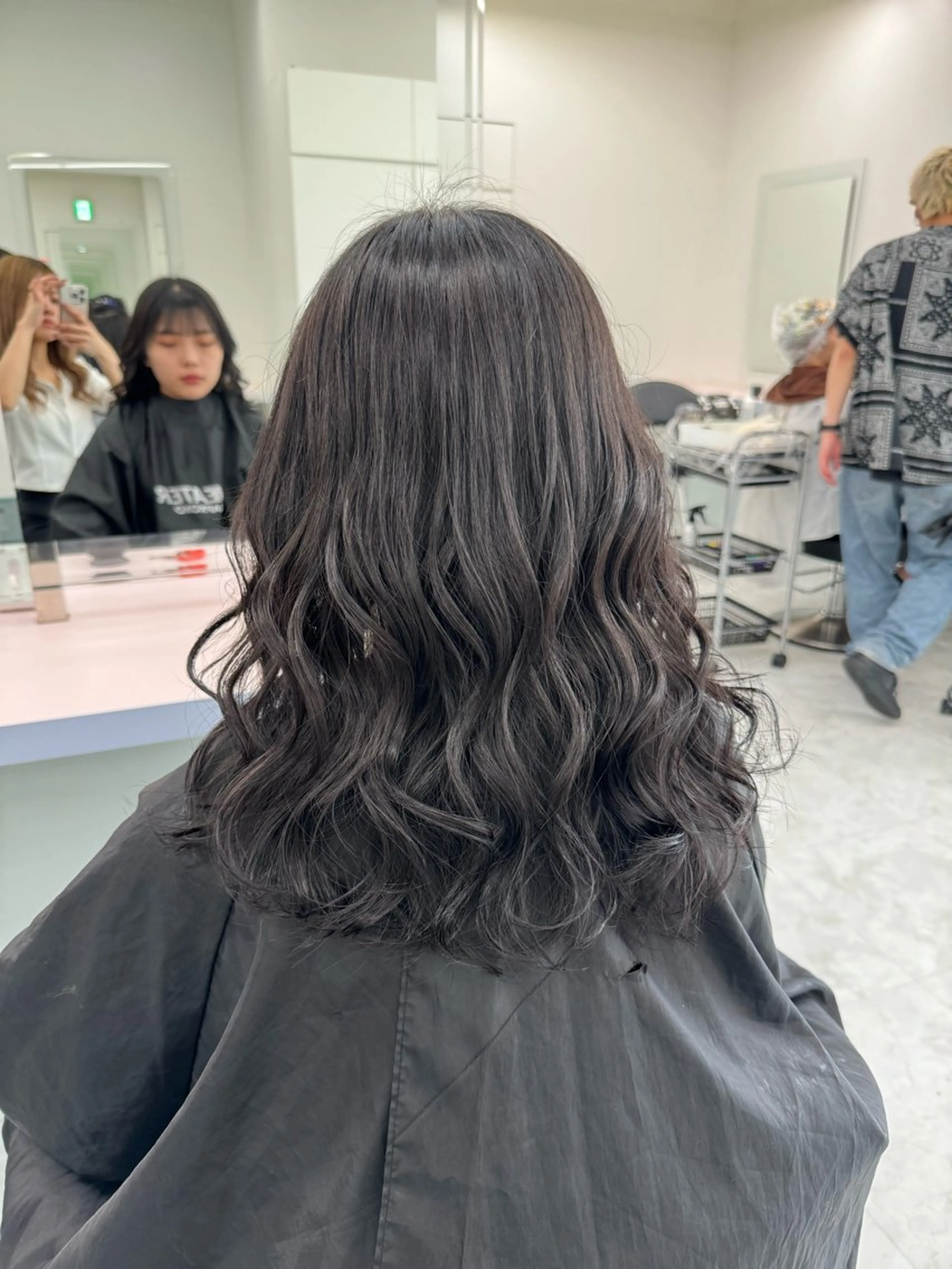 ミディアム カラー ヘアアレンジ バレイヤージュ 黒髪 ブリーチ ケアブリーチ ケアカラー カット ヘアカラー トリートメント ヘアセット ♡ブリーチカラー♡ Mirioのヘアスタイル