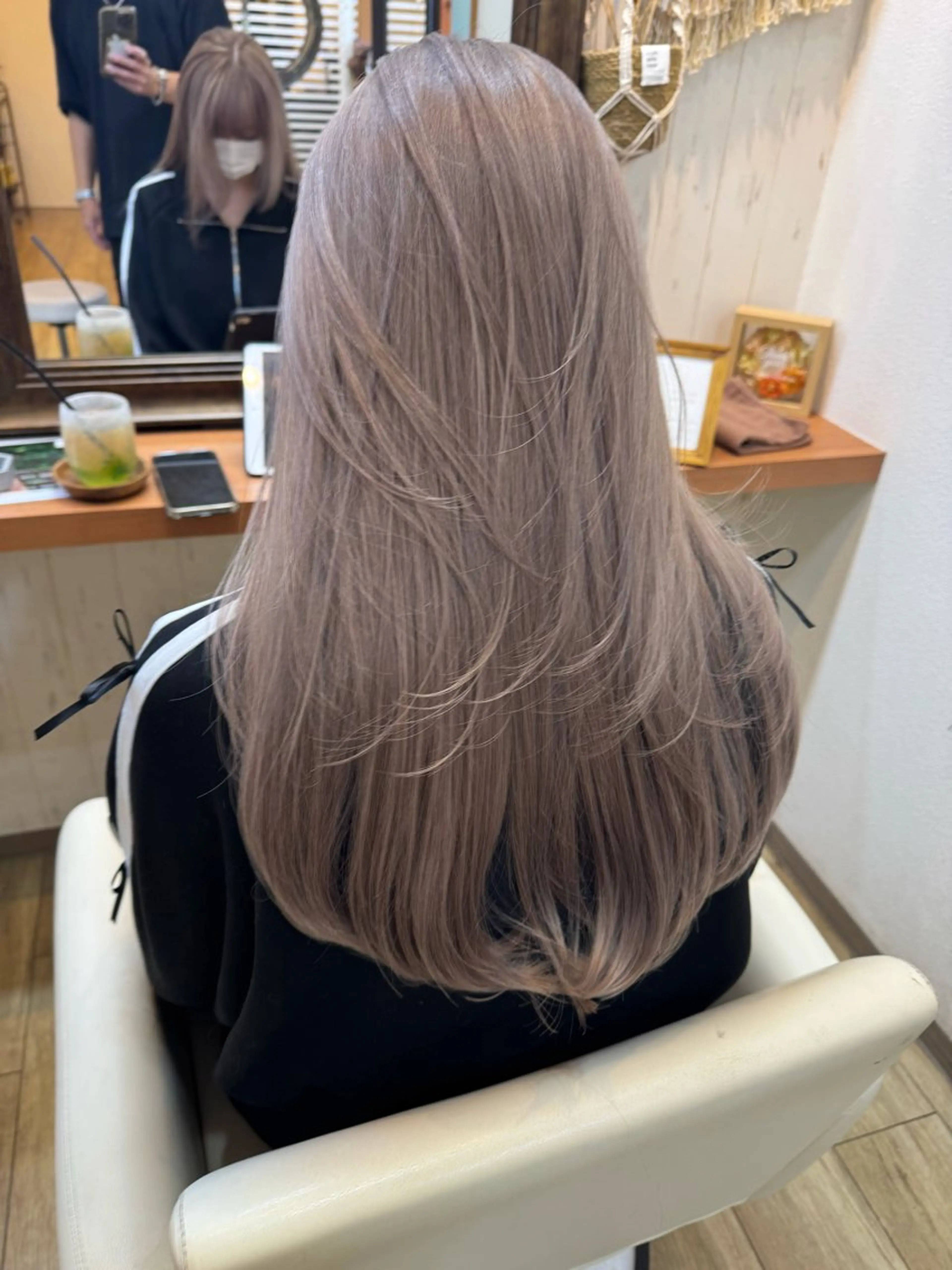【🎯期間限定🎯】カット+ケアブリーチ+ケアカラー+内部補修TRの写真