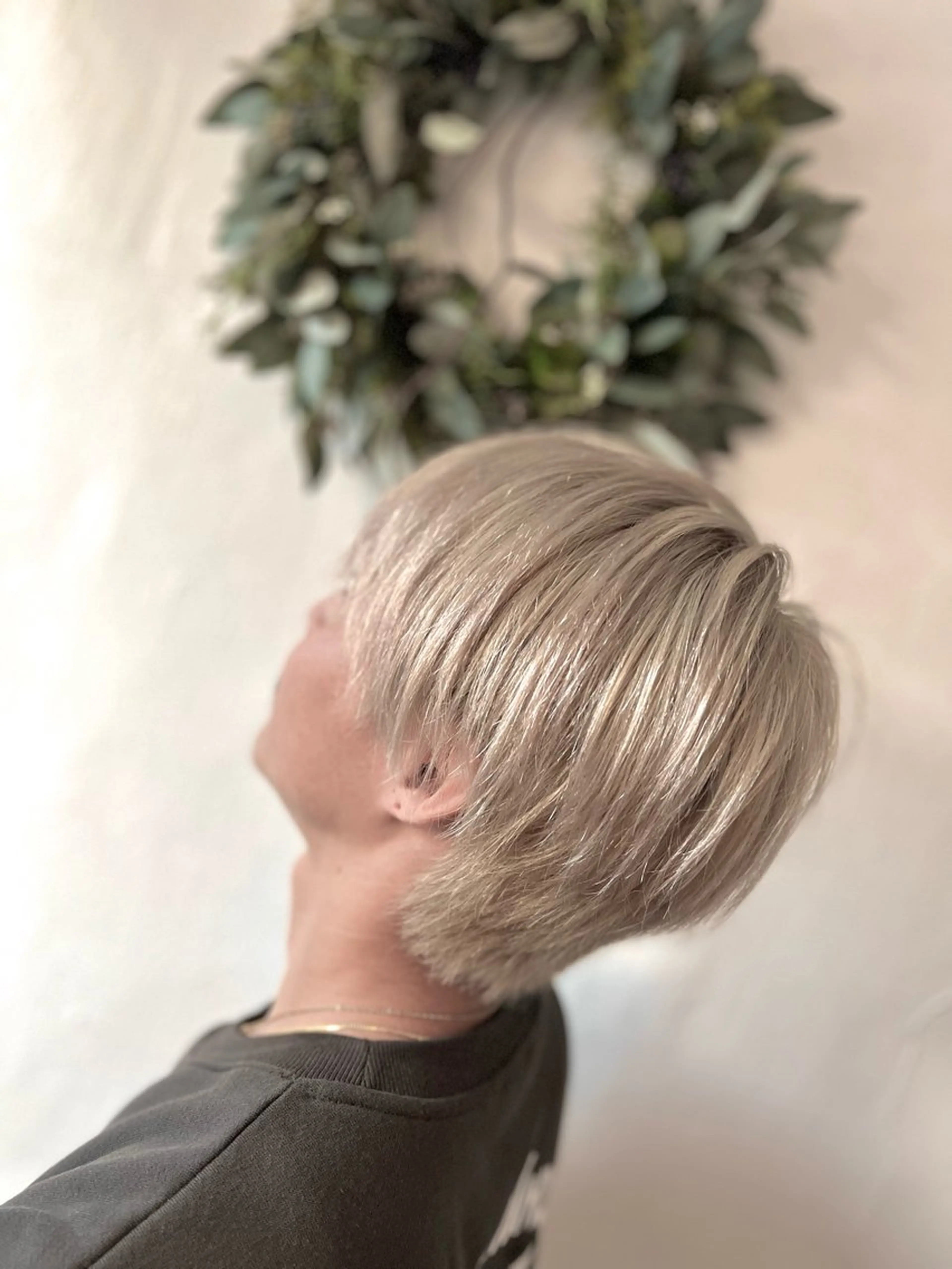 ショート カラー ベージュカラー ブリーチ ダブルカラー カット ヘアカラー Style Tのヘアスタイル