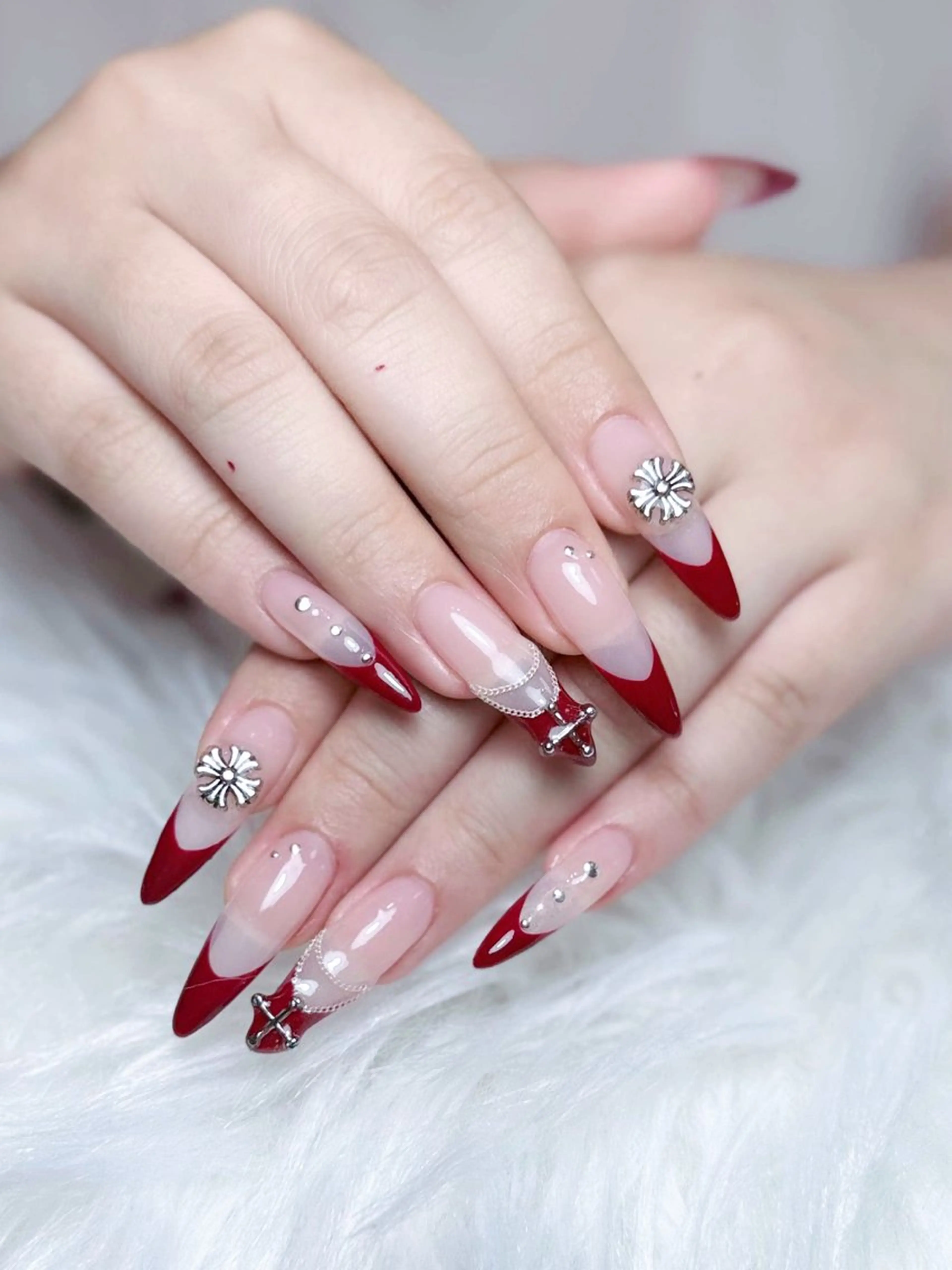ネイル フレンチネイル ジェルネイル キラキラネイル 韓国ネイル マグネットネイル Julli nail studio所属・Julli NailStudioのネイルデザイン