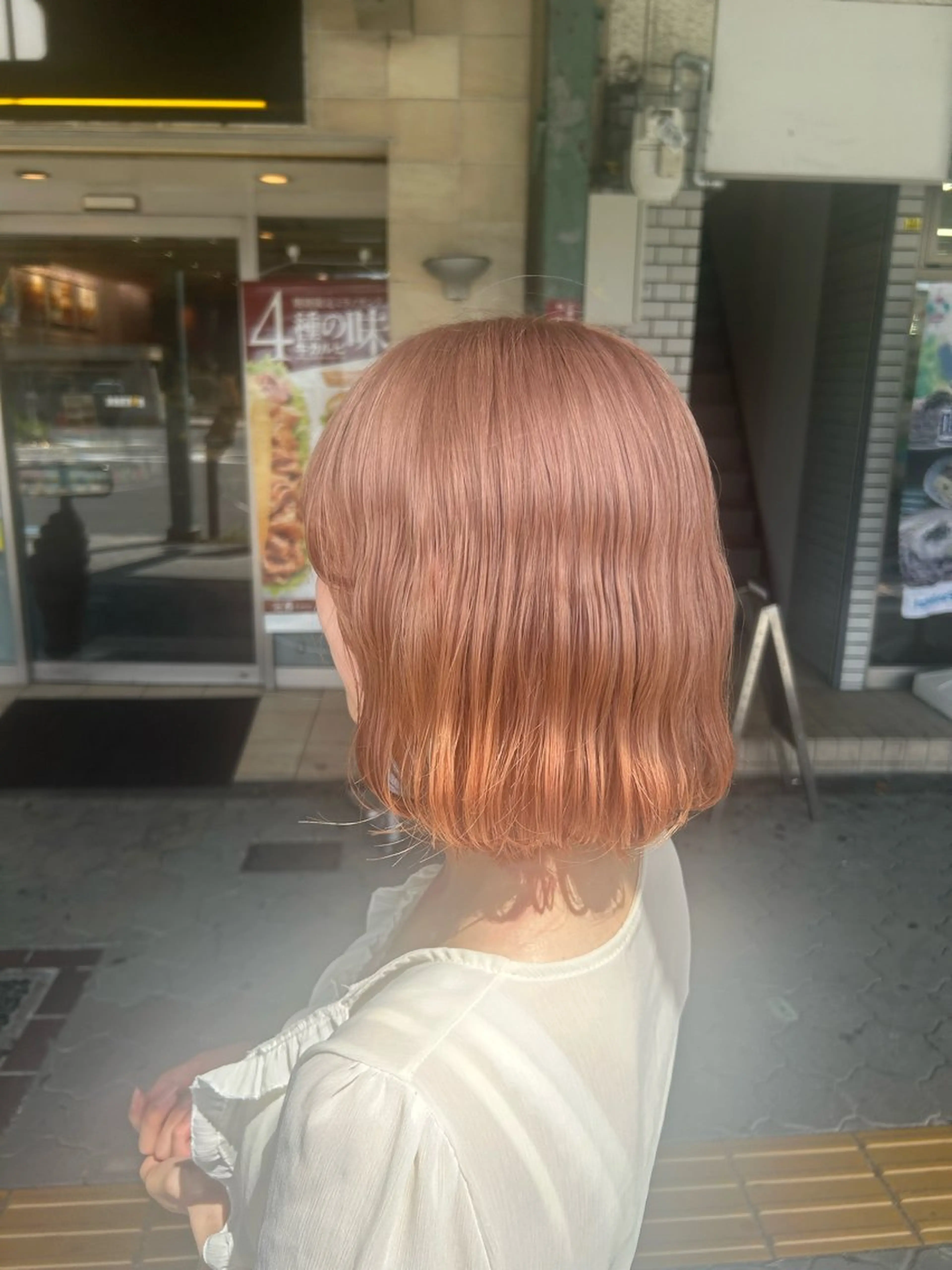 ショート ヘアカラー あやめ🪽 オリーブ/ハイトーンのヘアスタイル