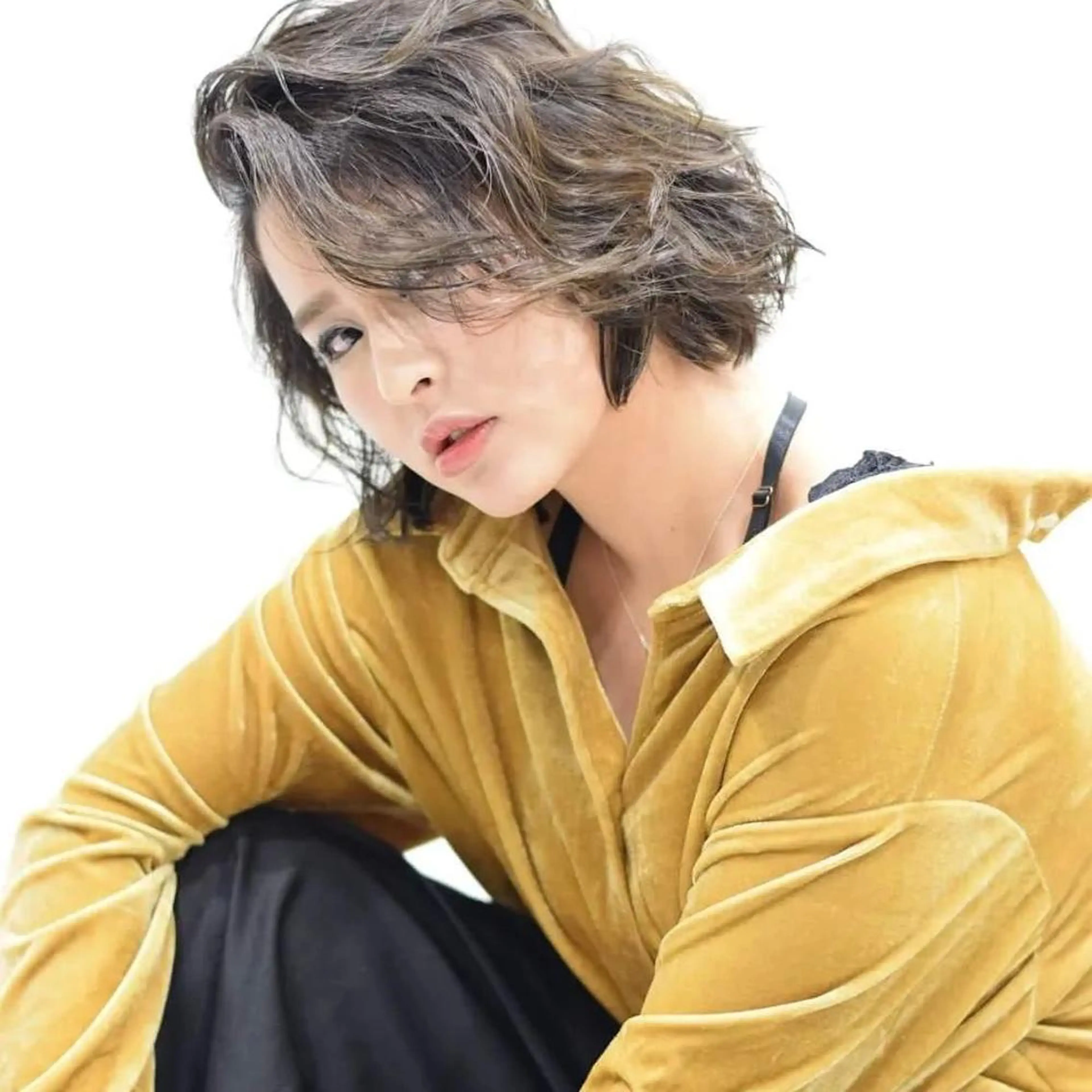 ミディアム ミディアムパーマ アッシュ アッシュグレー ボブ 顔周りカット 鈴木 貴之のヘアスタイル
