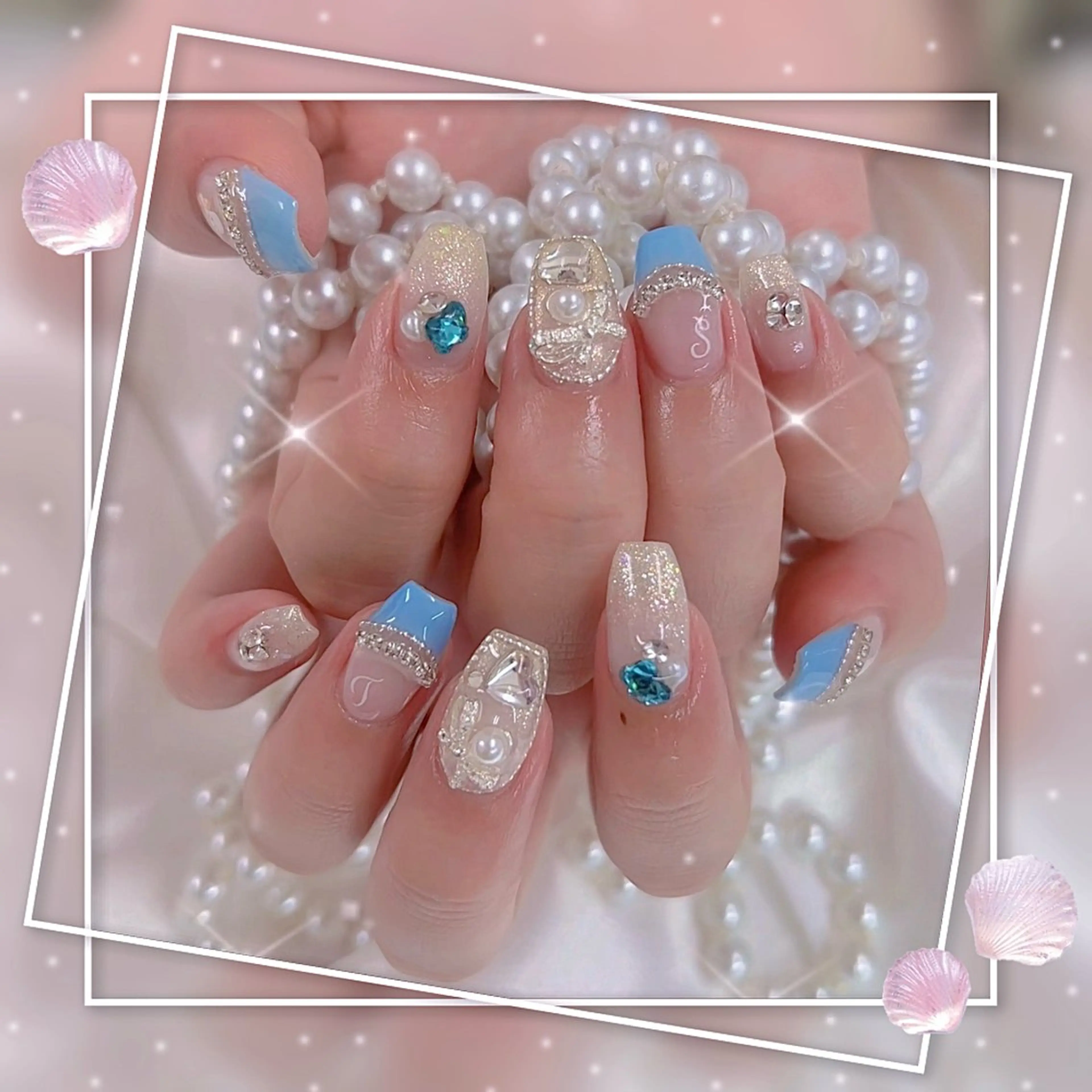 ネイル フレンチネイル グラデーション キラキラネイル 韓国ネイル マグネットネイル ハンドネイル ハンドケア Chill Nailsalonのネイルデザイン