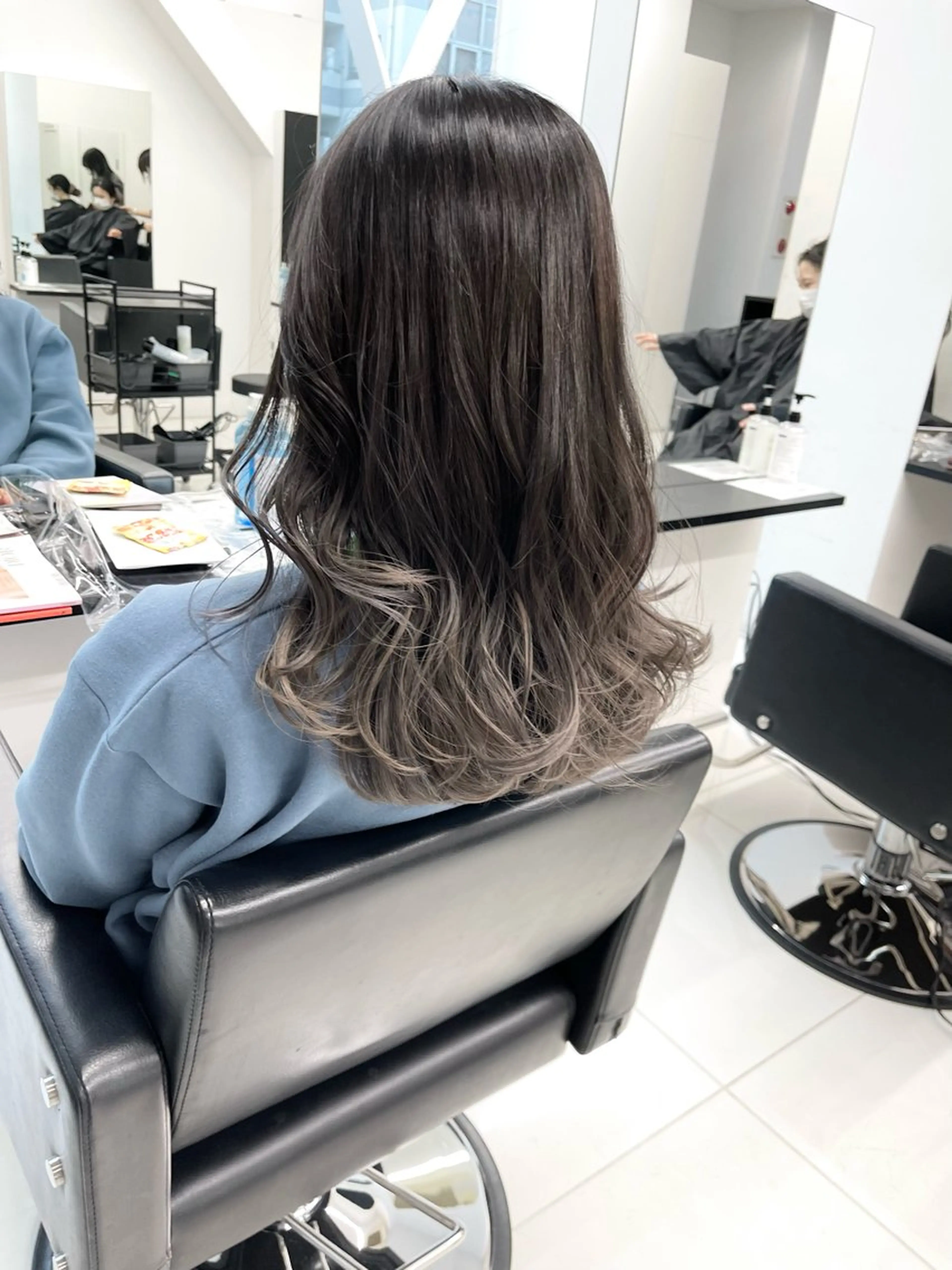 ミディアム カラー ブリーチ グラデーションカラー ヘアカラー トリートメント ✨無料！カット モデル募集✨夕貴のヘアスタイル