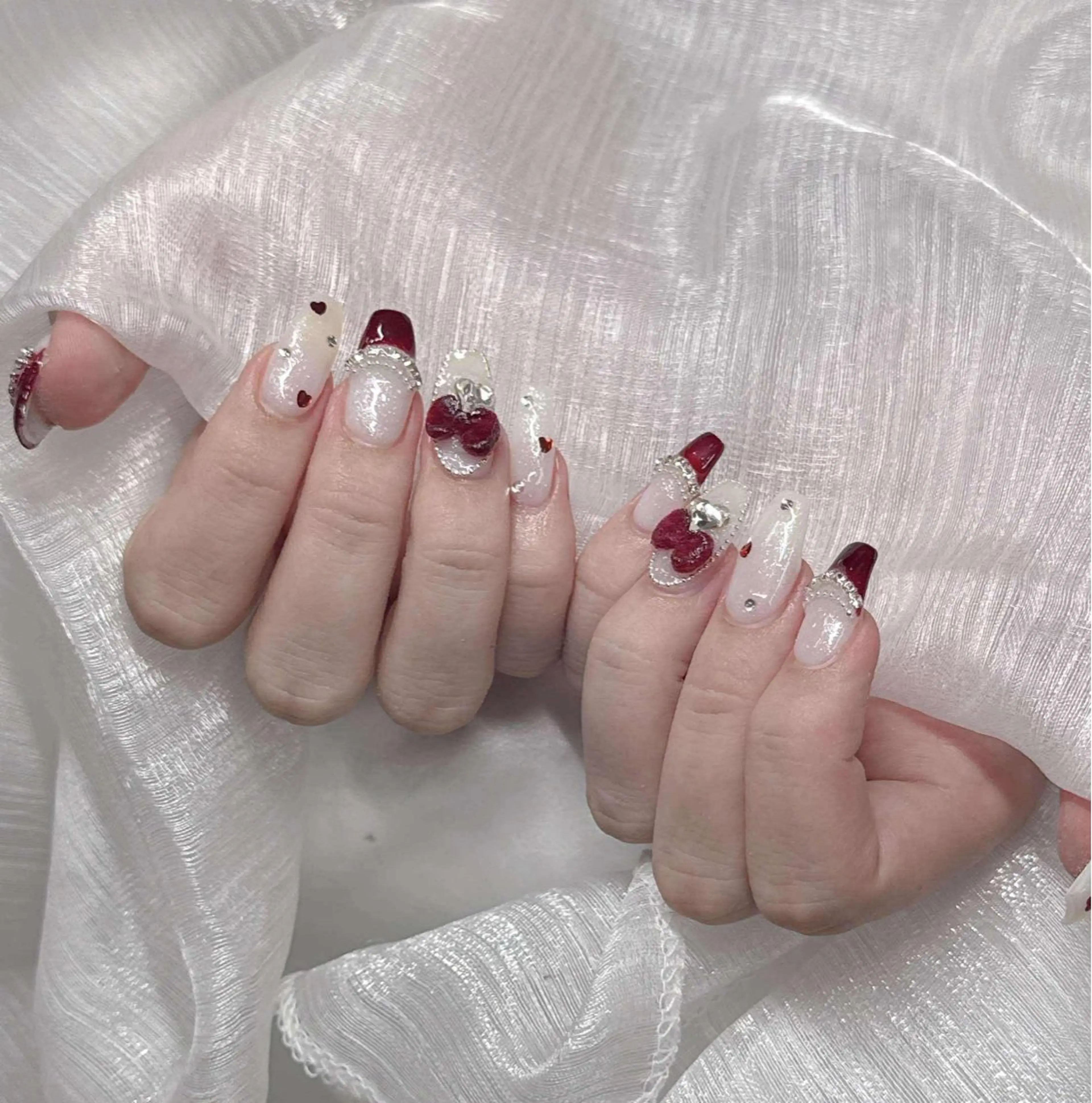ネイル 長さ出し グラデーション 卒業式 キラキラネイル マグネットネイル ハンドネイル Lee Nailsのネイルデザイン