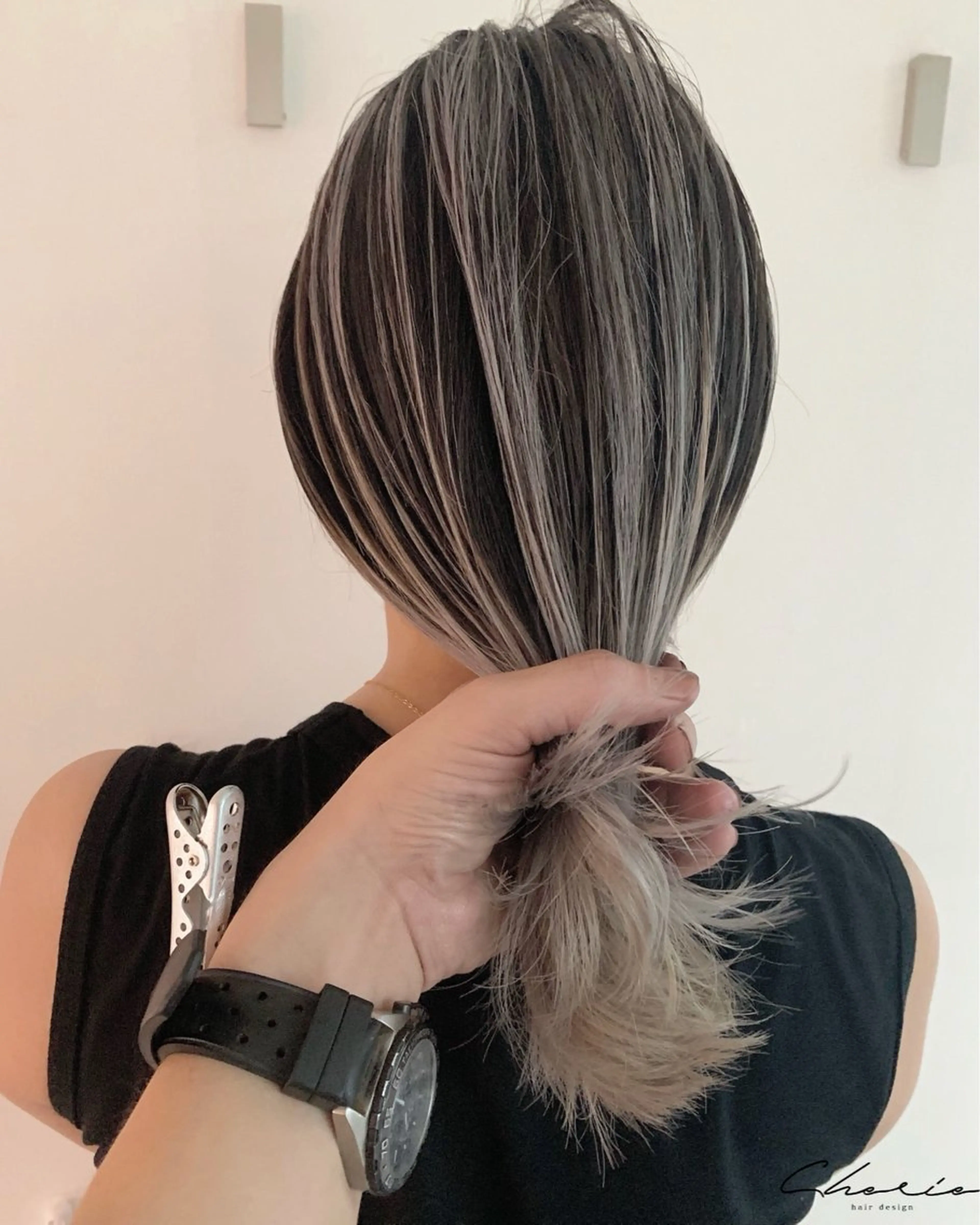 セミロング カラー バレイヤージュ レイヤーカット ヘアカラー トリートメント CHERIEブリーチ ダブルカラー　天神のヘアスタイル