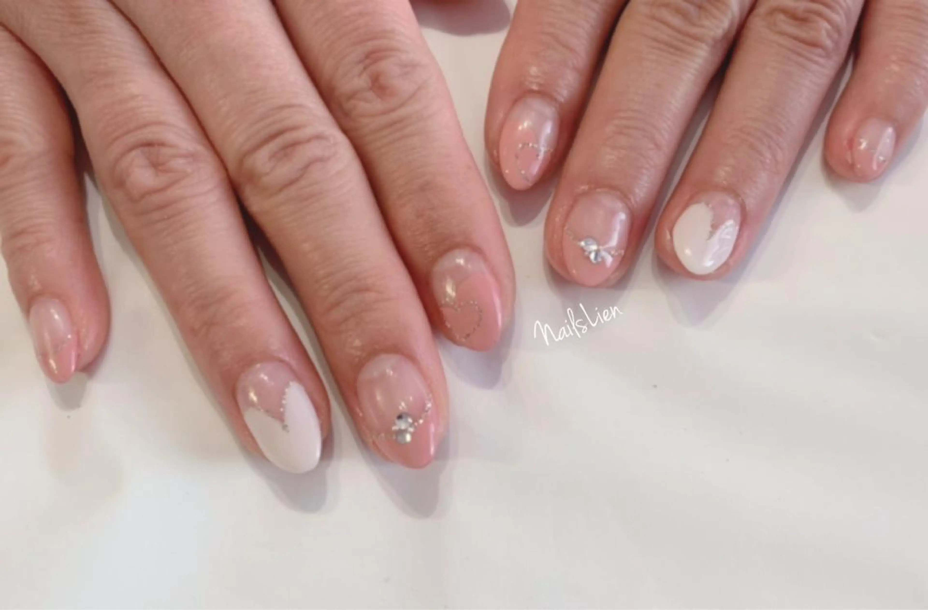 ネイル フレンチネイル ハート バレンタイン 冬ネイル 凛 リンのネイルデザイン